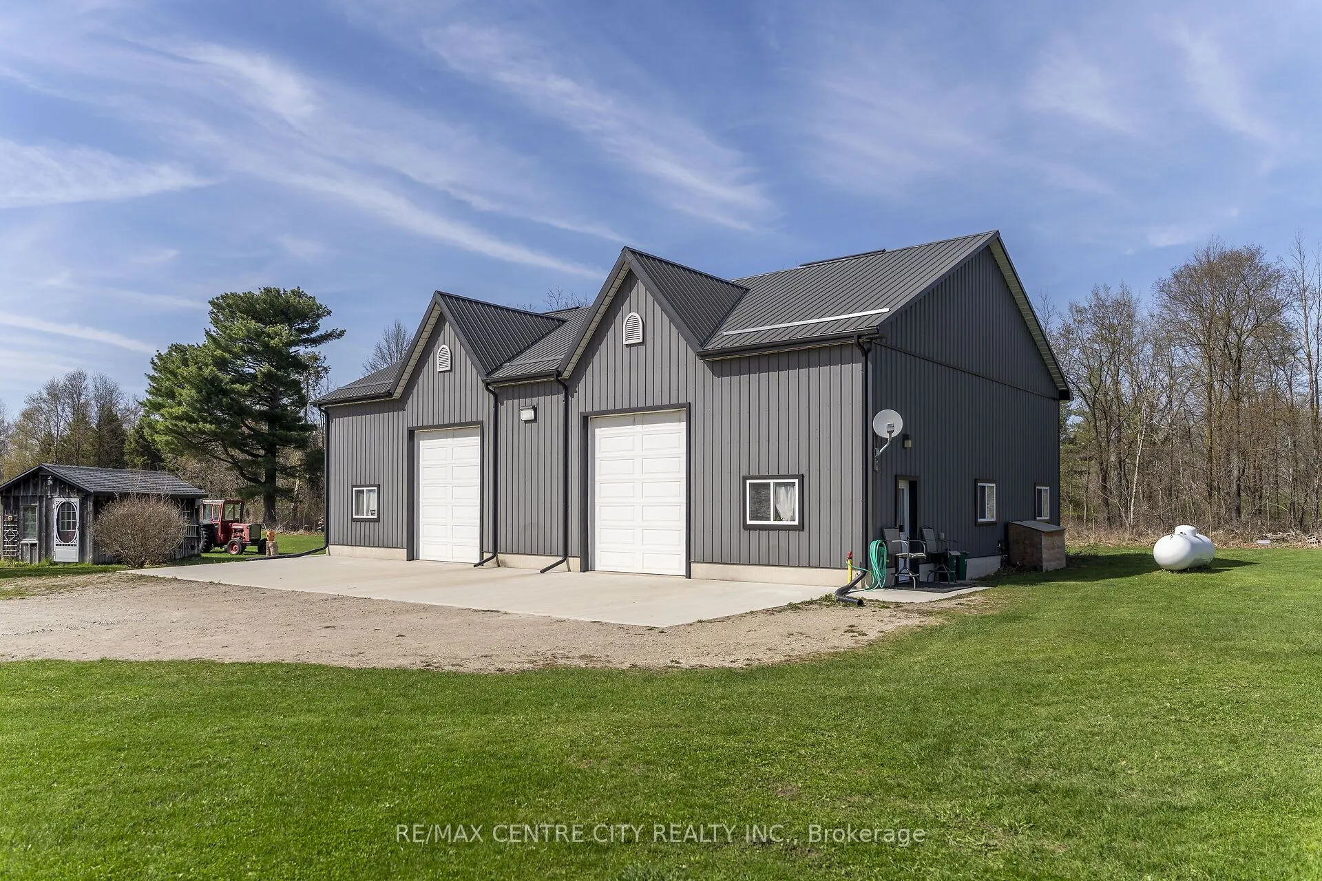 846635 Township Road 9