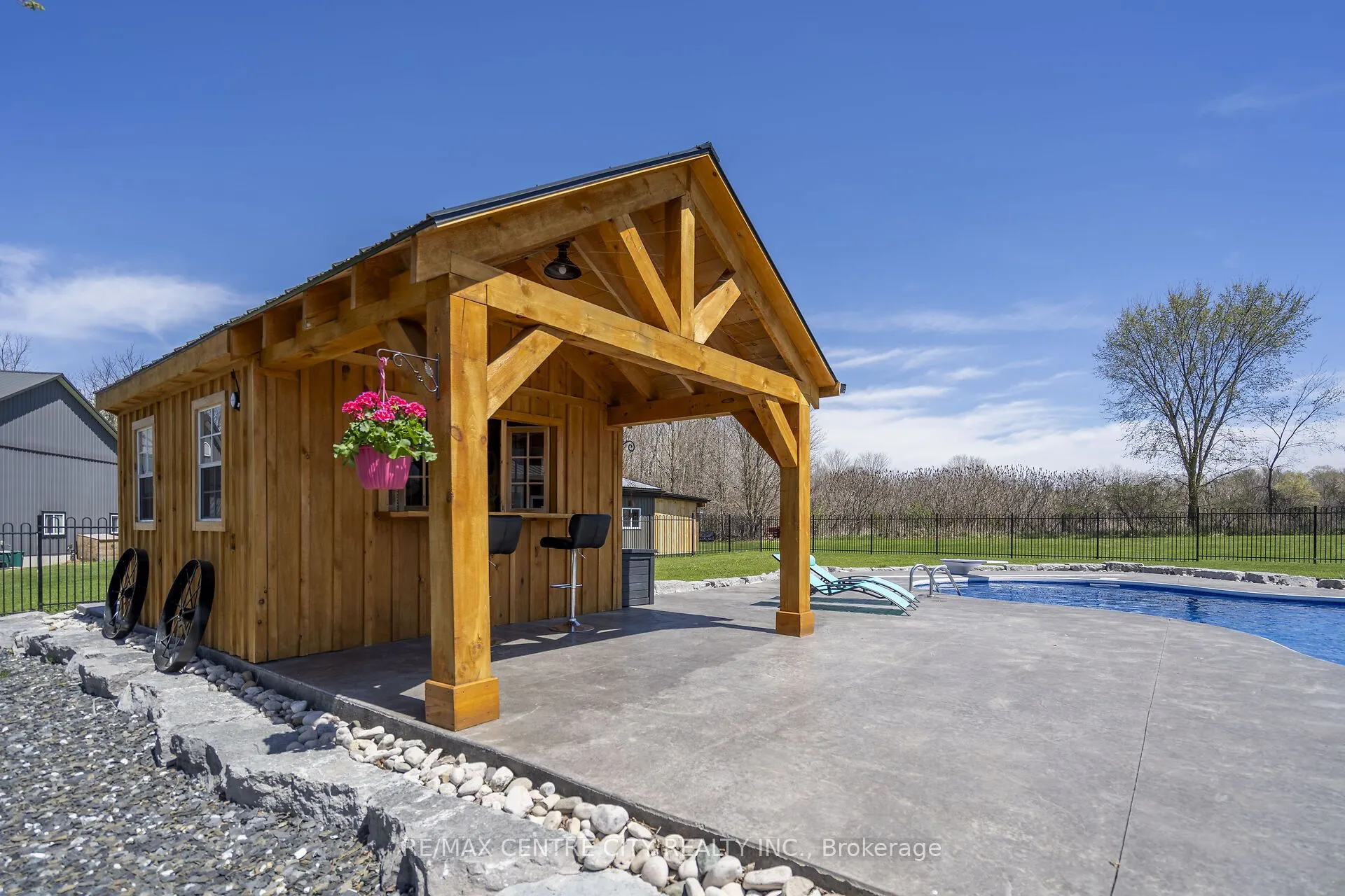 846635 Township Road 9