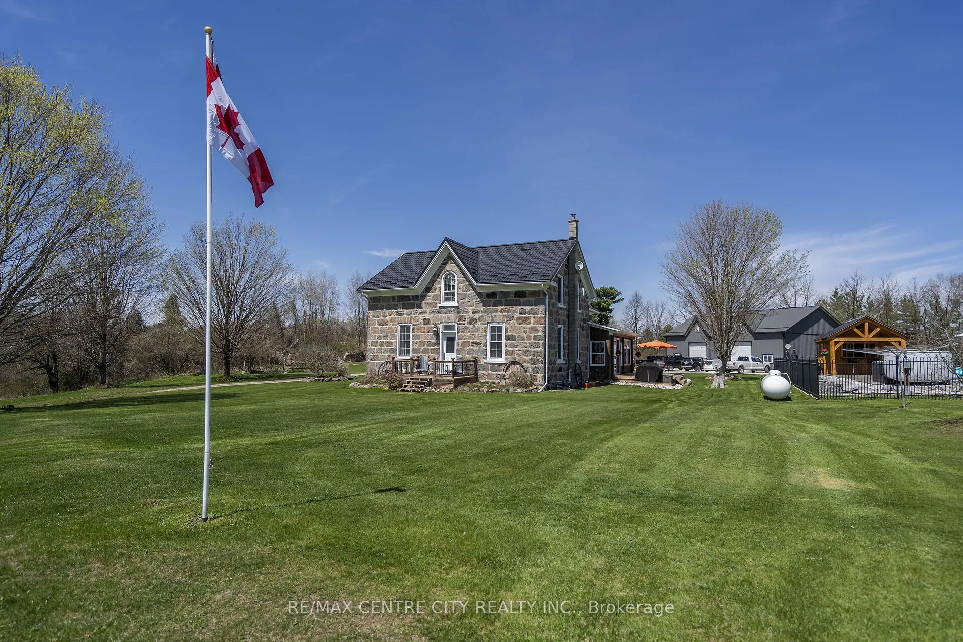846635 Township Road 9