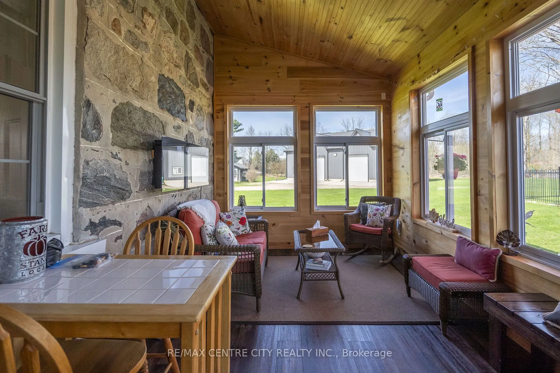 846635 Township Road 9