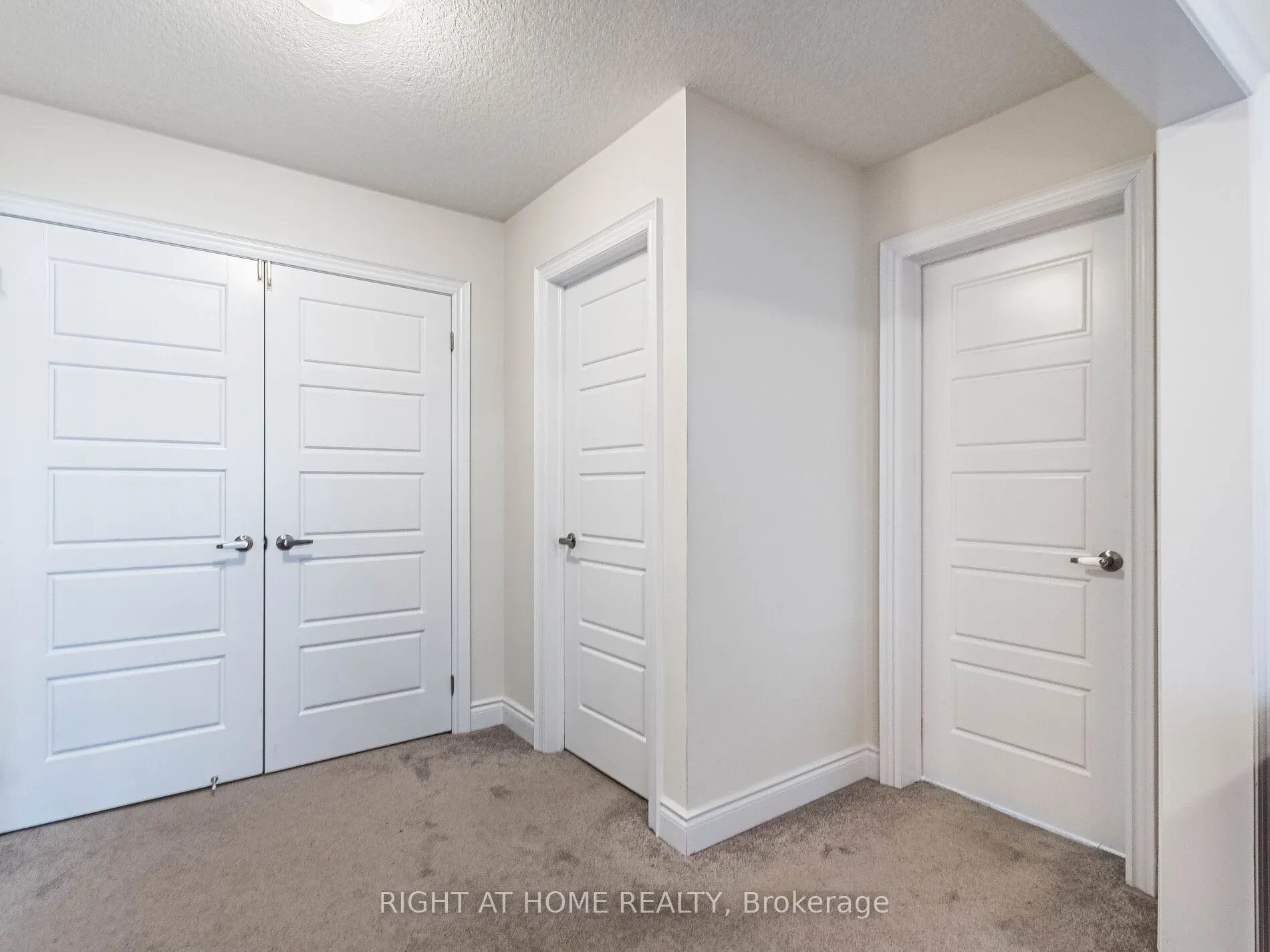 8779 Chickory Trail