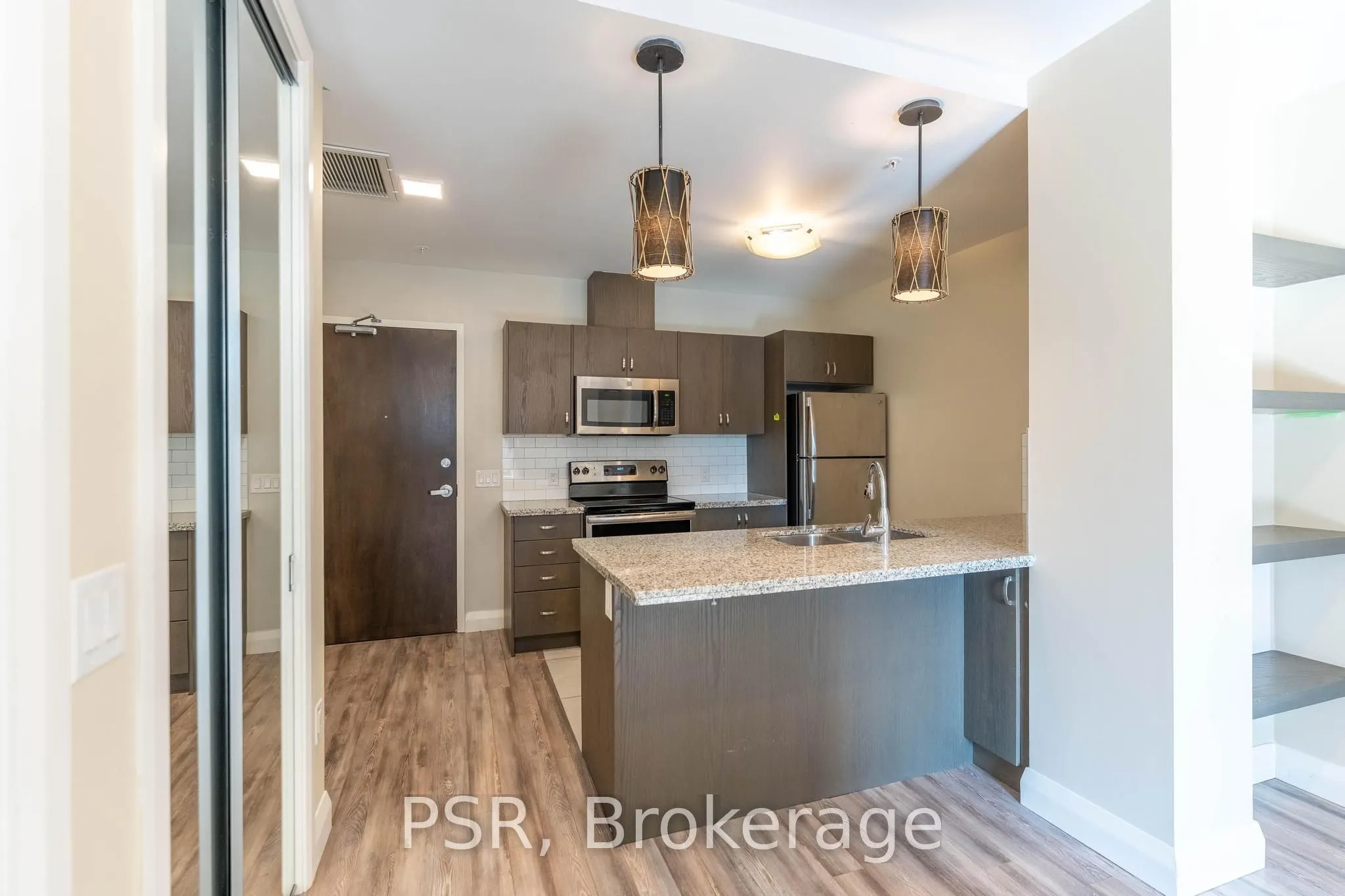 118 King Street E, #421