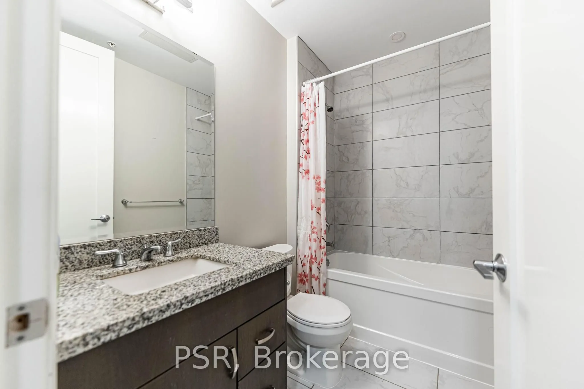 118 King Street E, #421