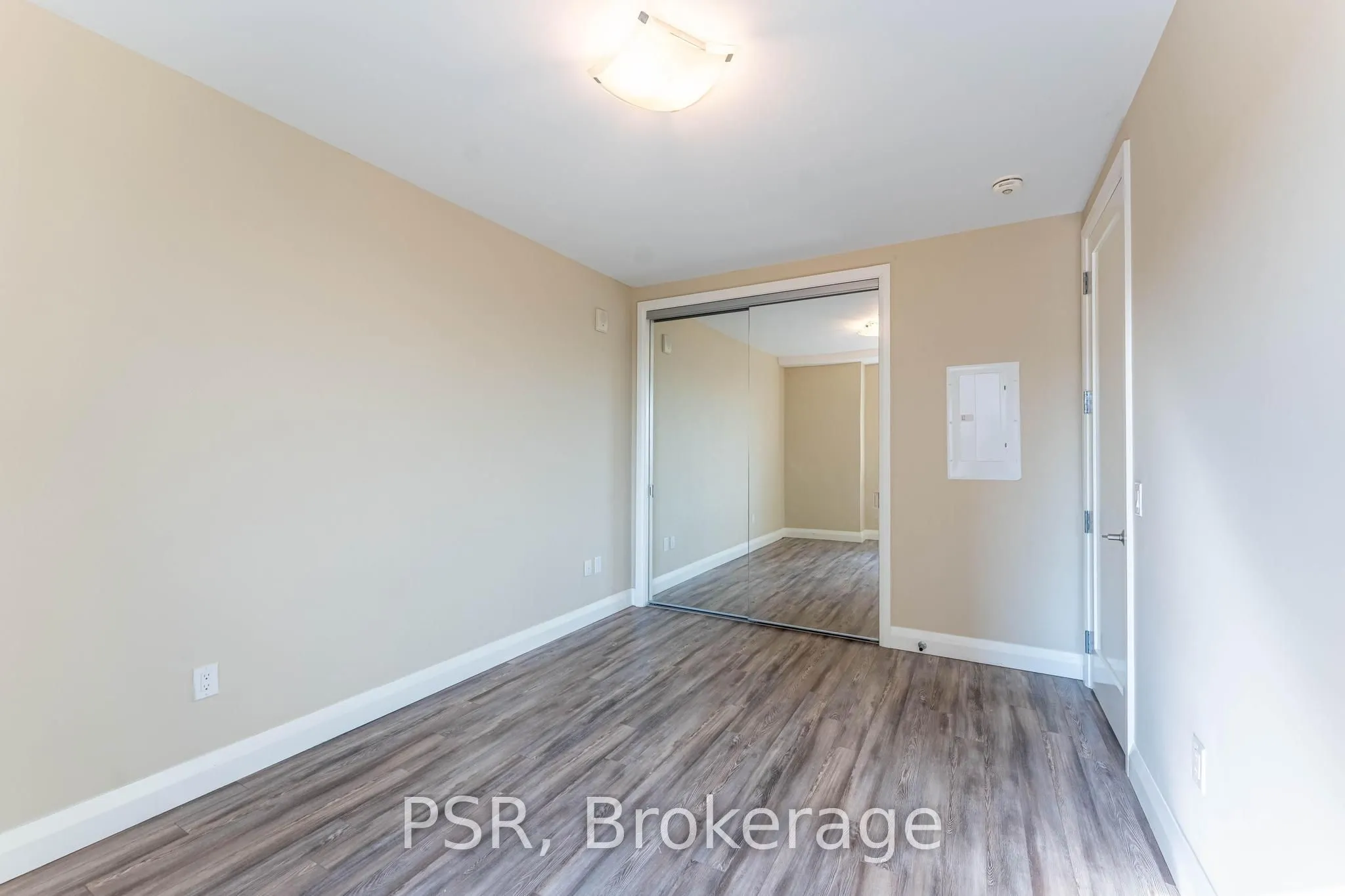 118 King Street E, #421