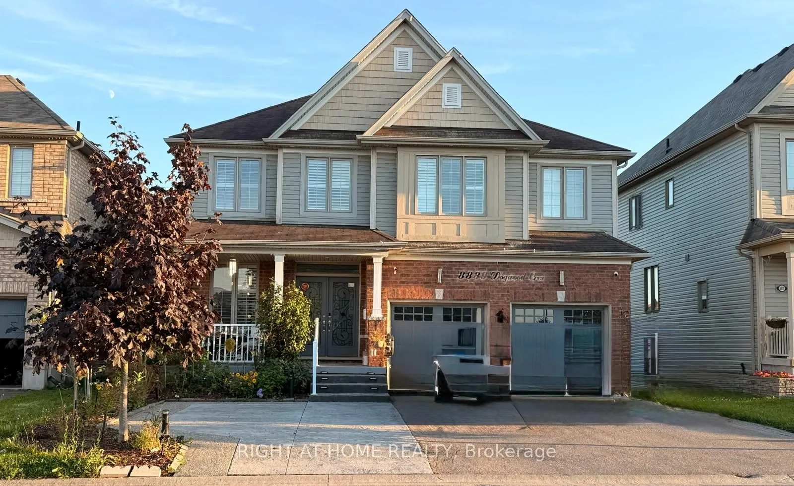 8889 Dogwood Crescent