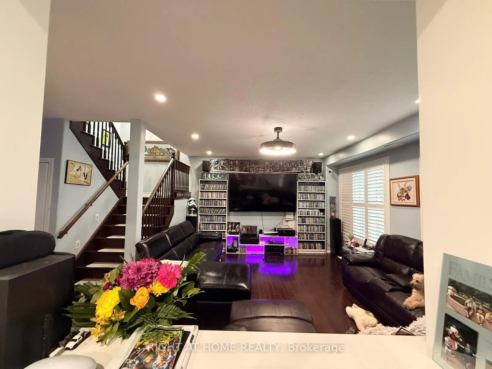 8889 Dogwood Crescent
