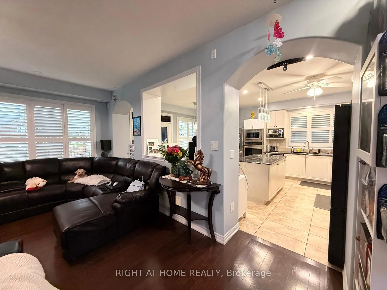 8889 Dogwood Crescent
