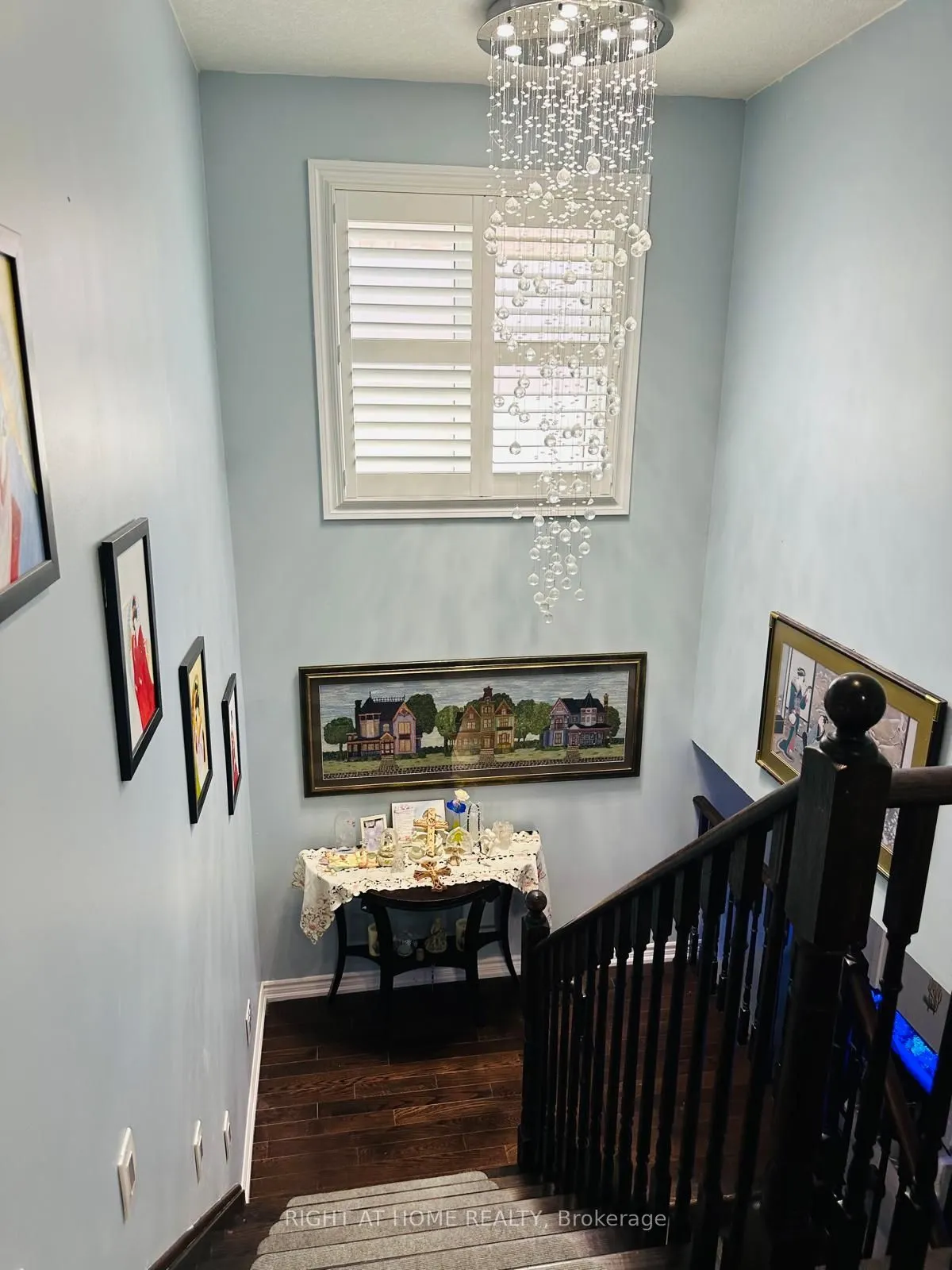 8889 Dogwood Crescent