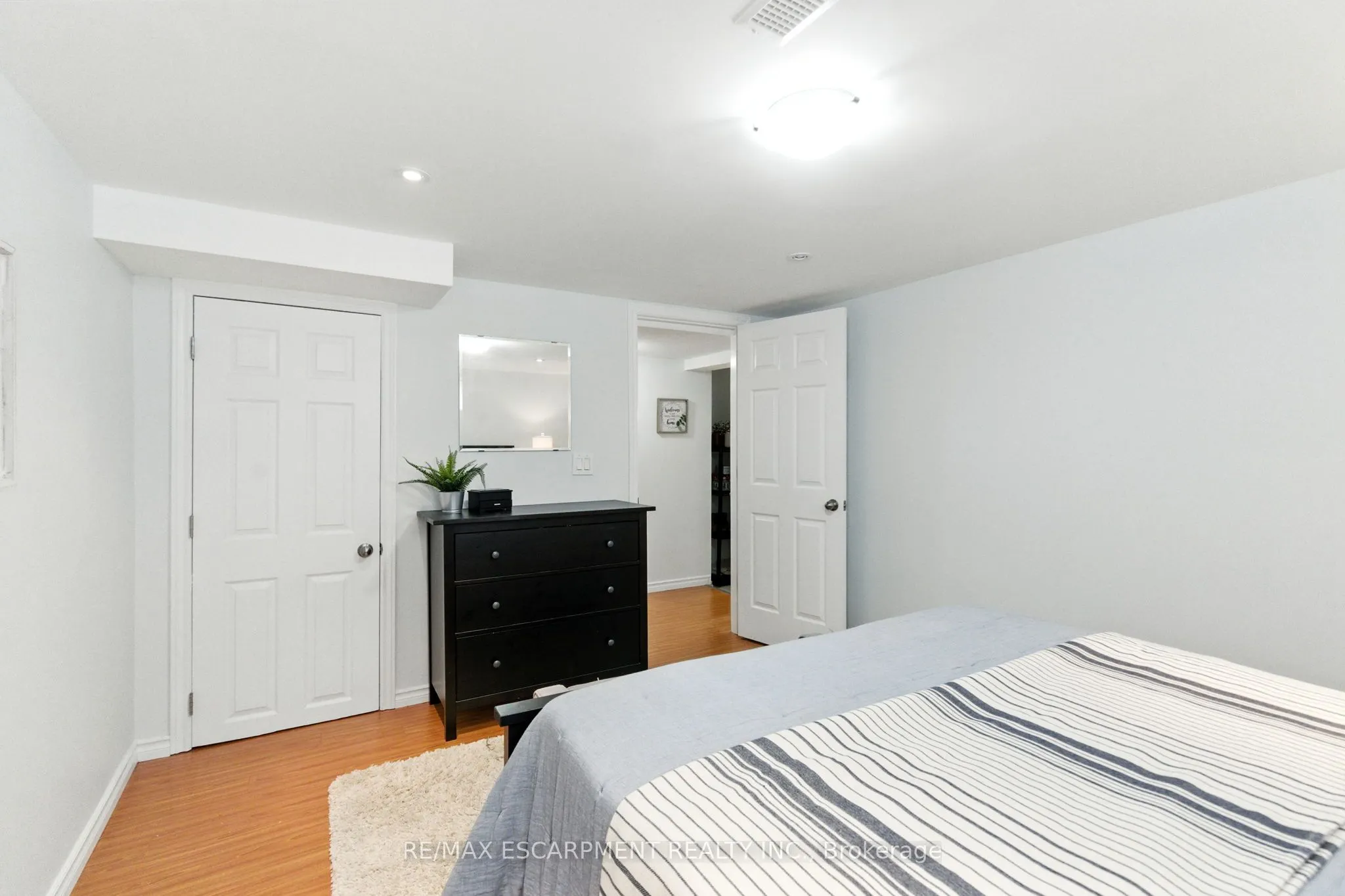 289 East 25th Street