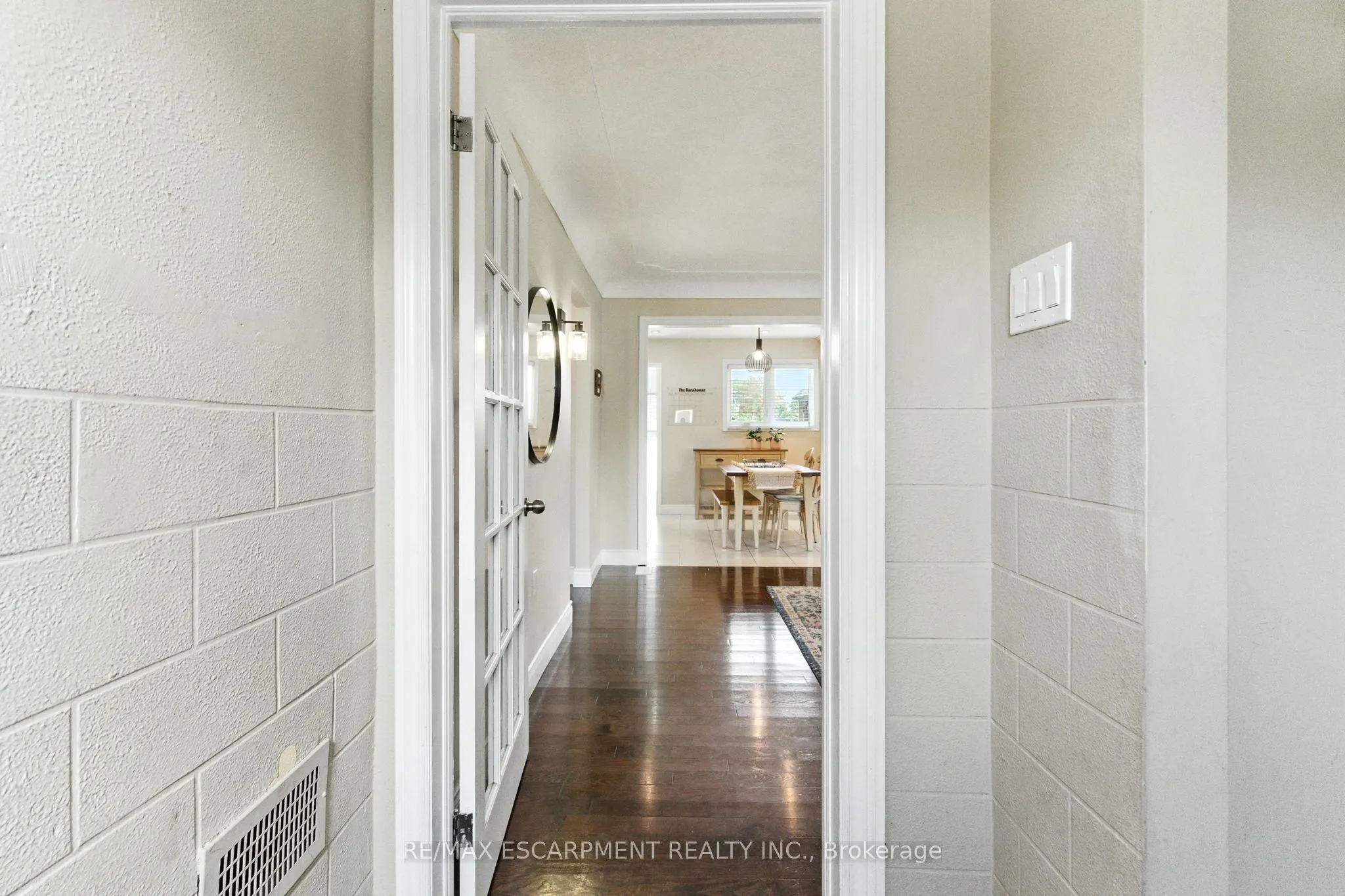 289 East 25th Street