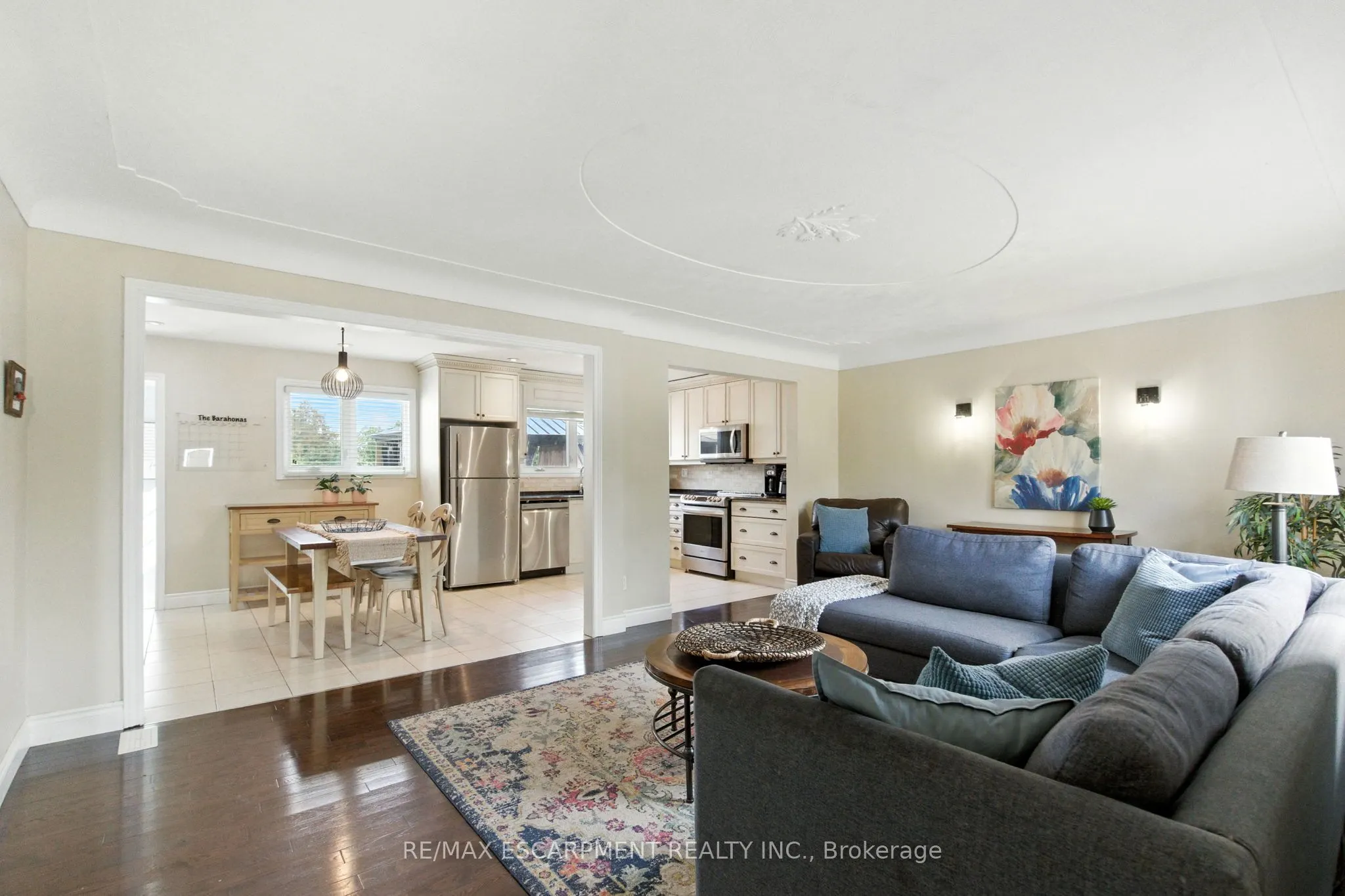289 East 25th Street