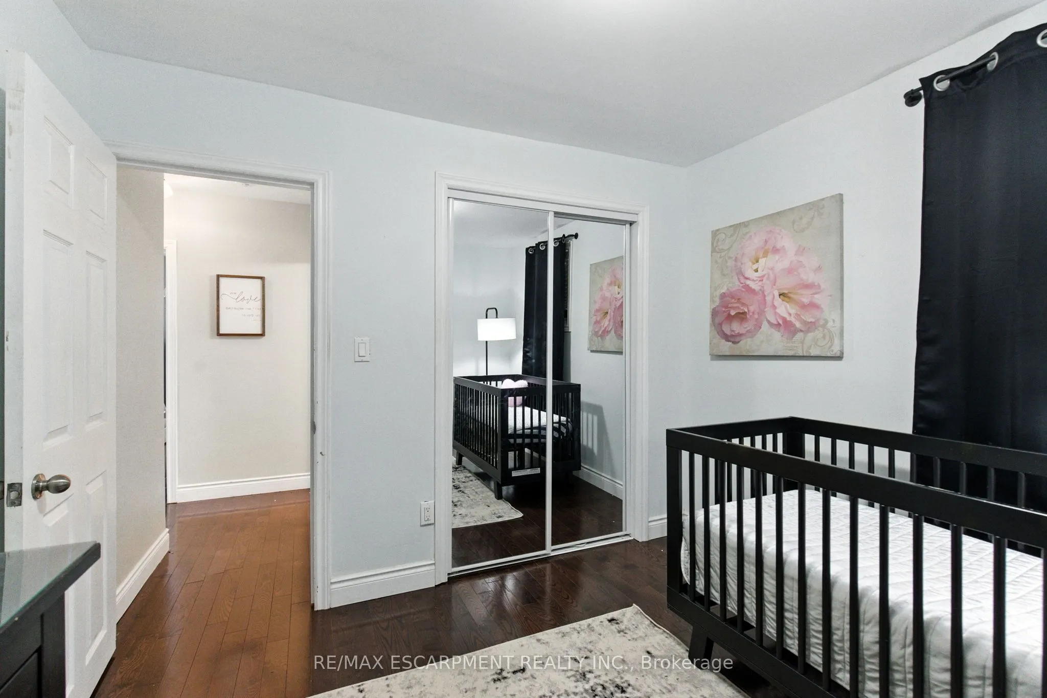 289 East 25th Street