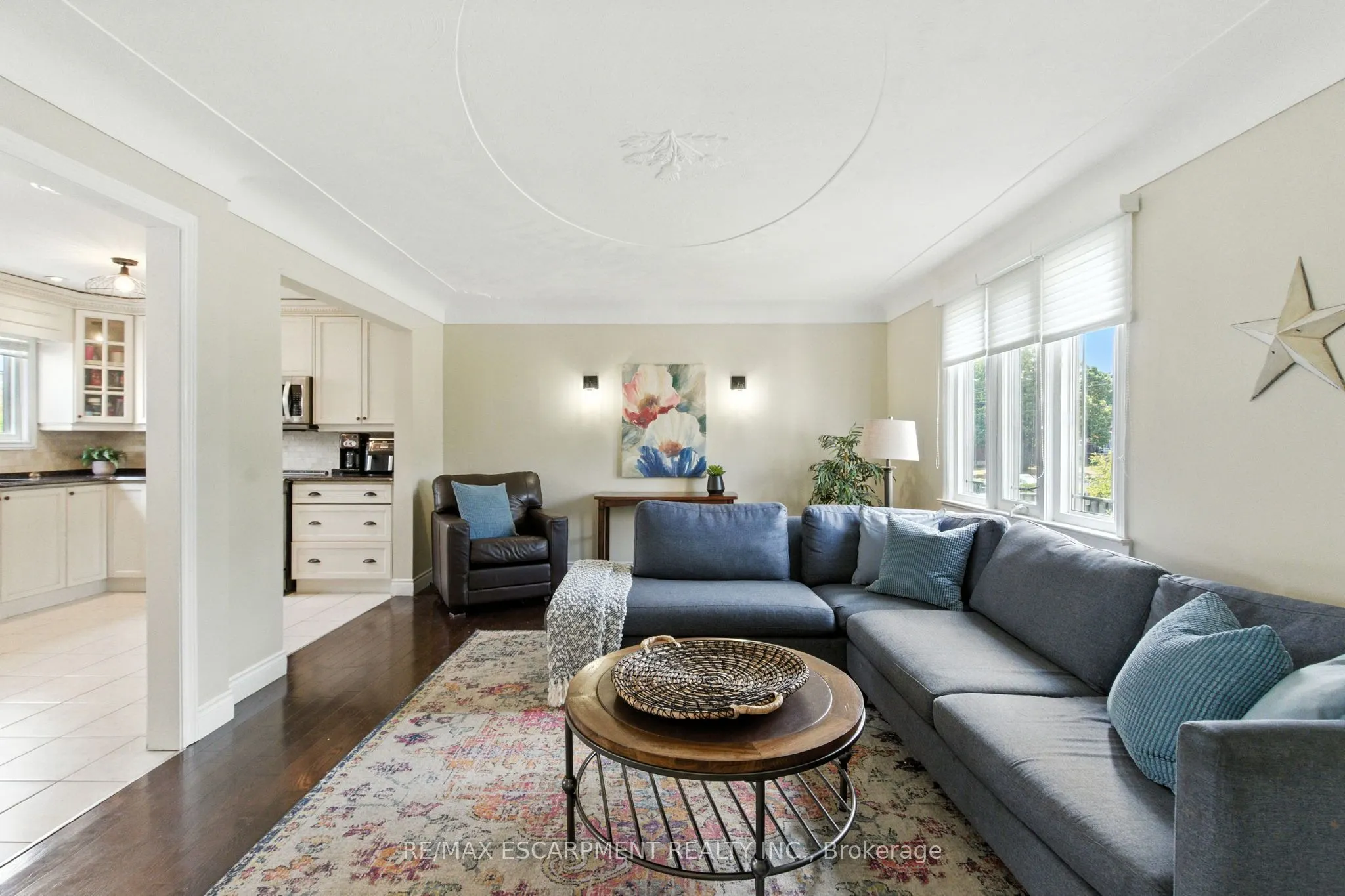 289 East 25th Street