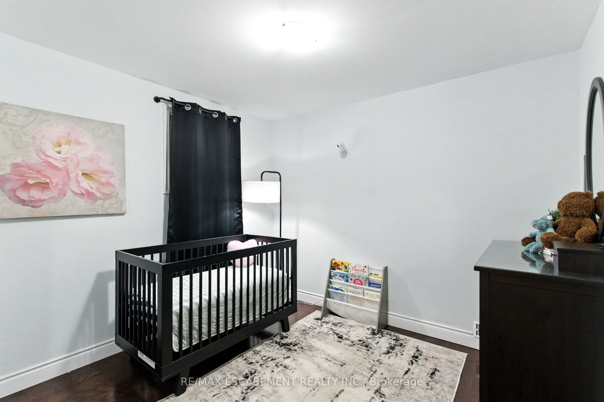 289 East 25th Street