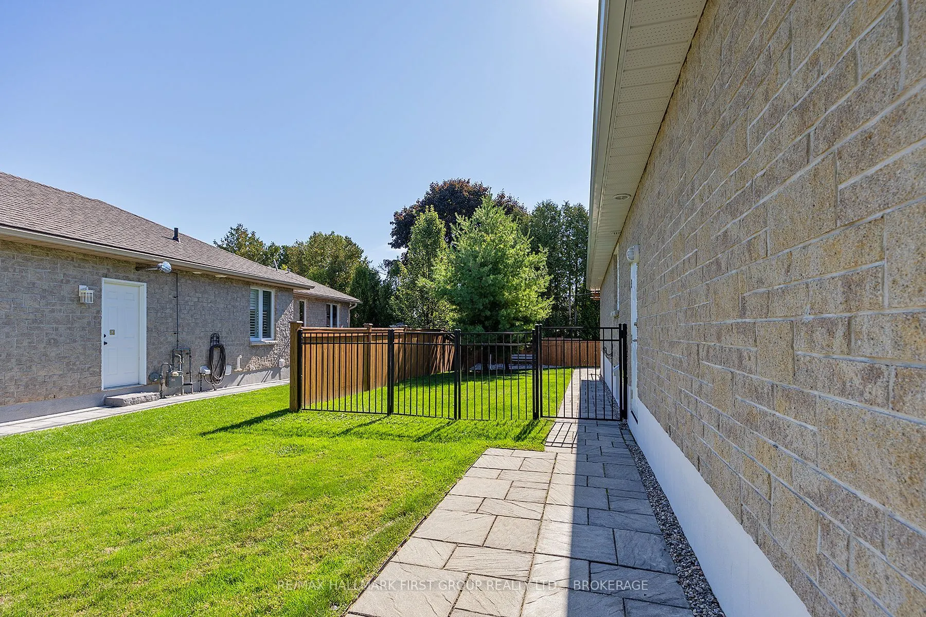 213 Smuggler's Cove Drive