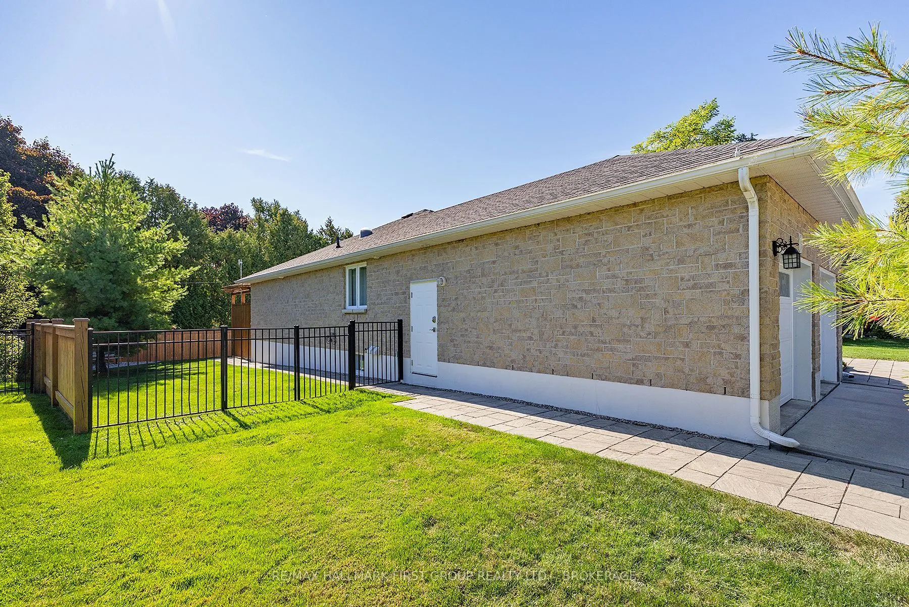 213 Smuggler's Cove Drive