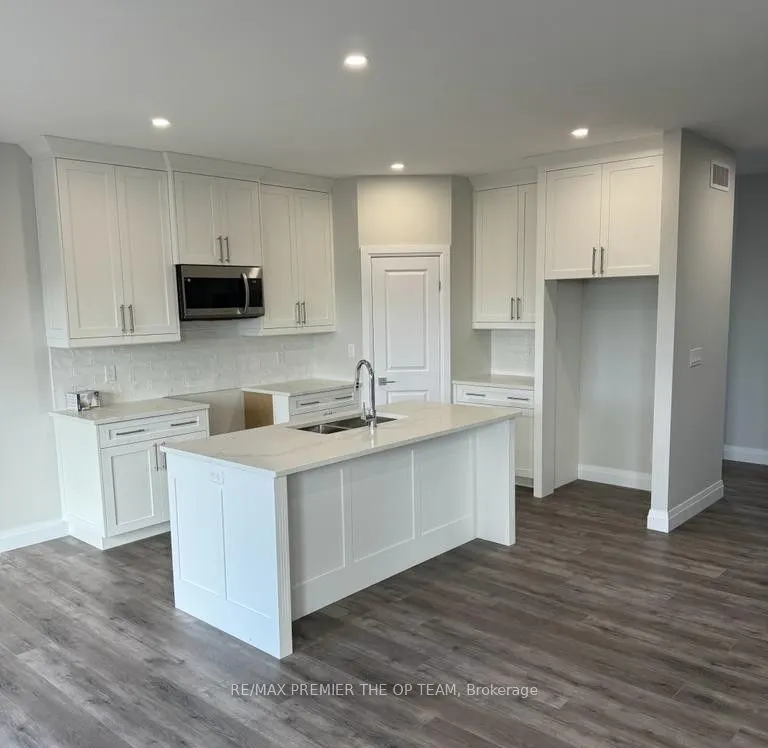 103 Eagle Street, #ON
