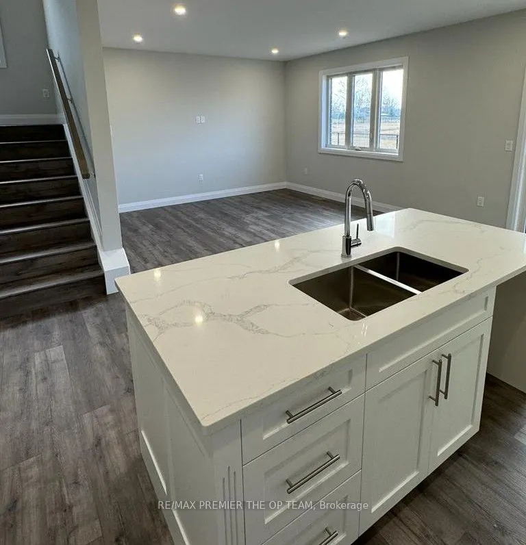 103 Eagle Street, #ON