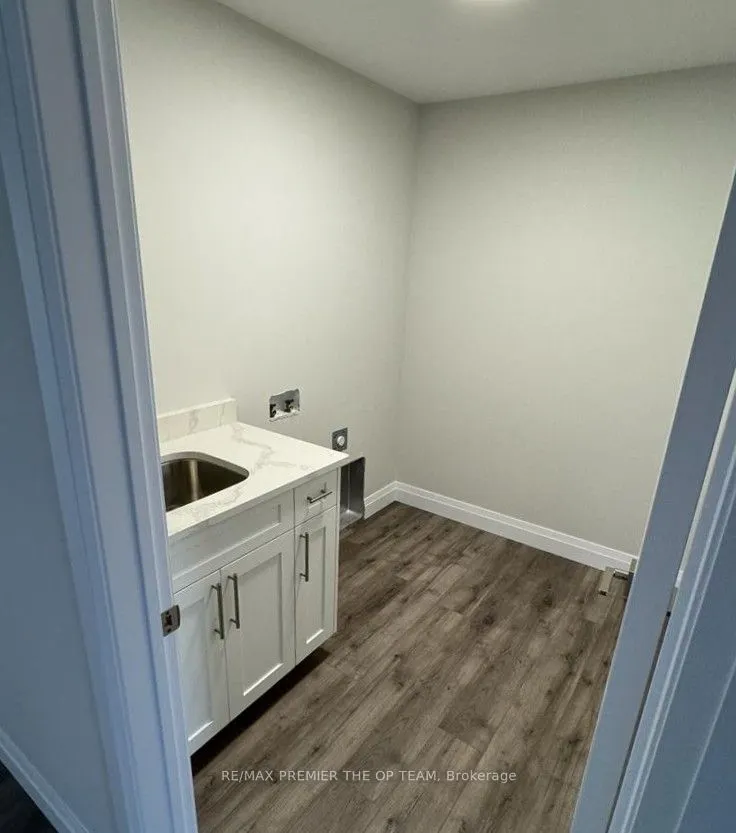 103 Eagle Street, #ON
