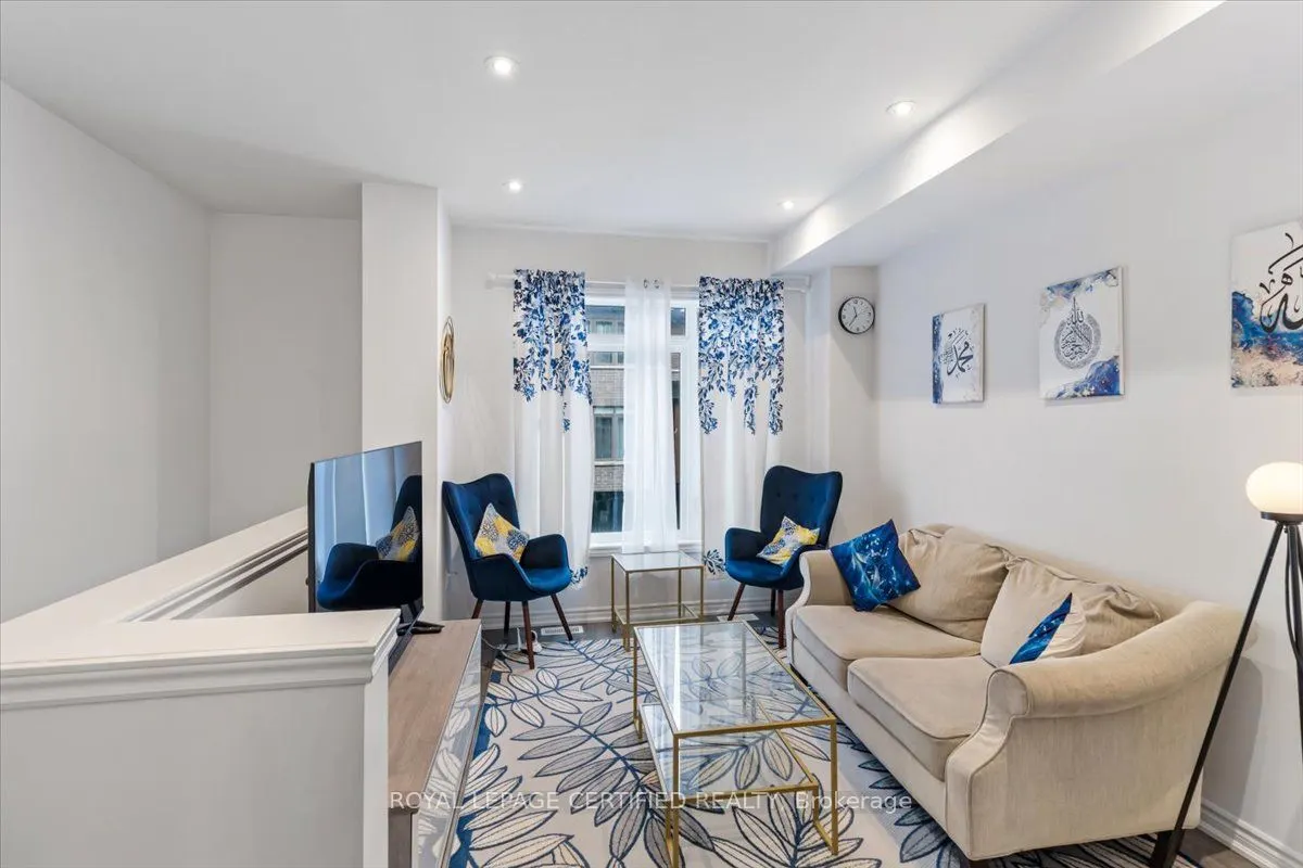 61 Soho Street, #25