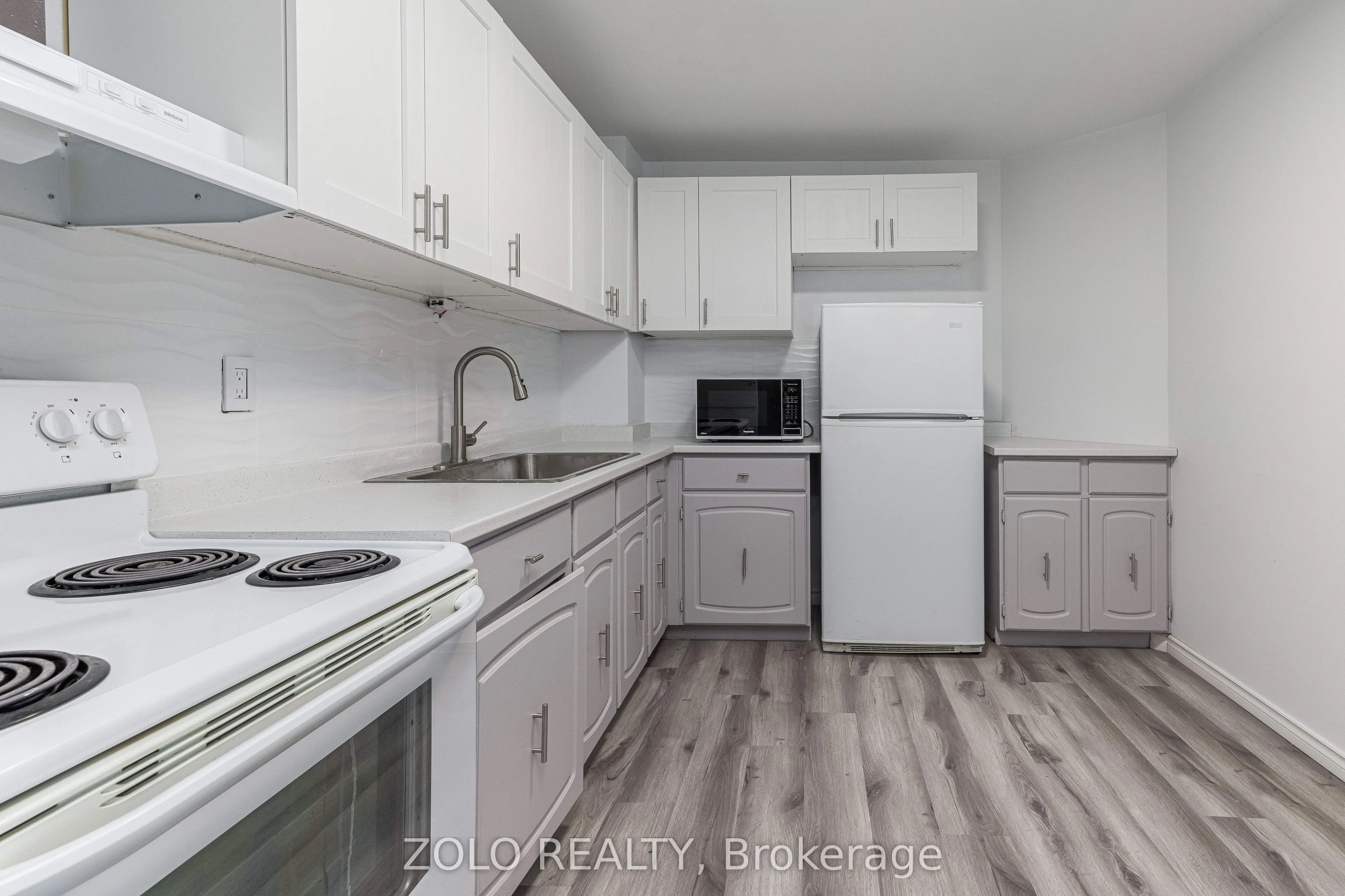 66 Greenview Drive, #909