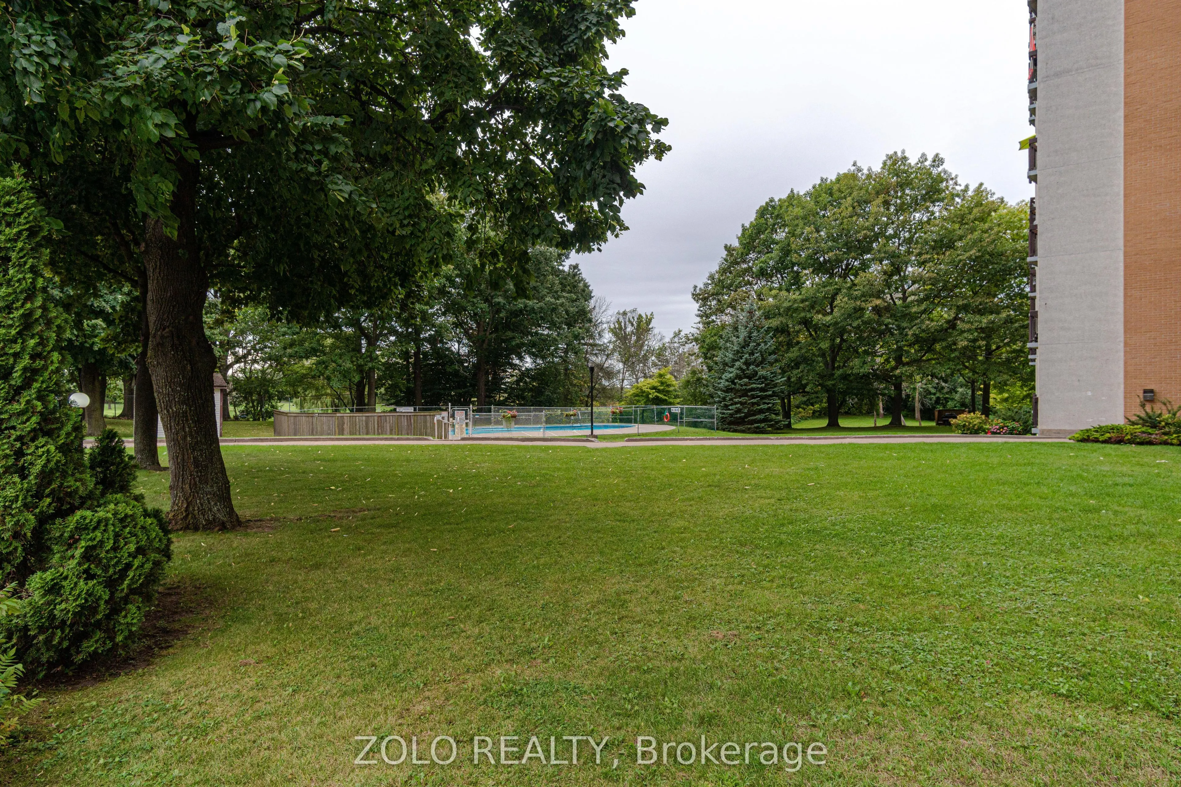 66 Greenview Drive, #909