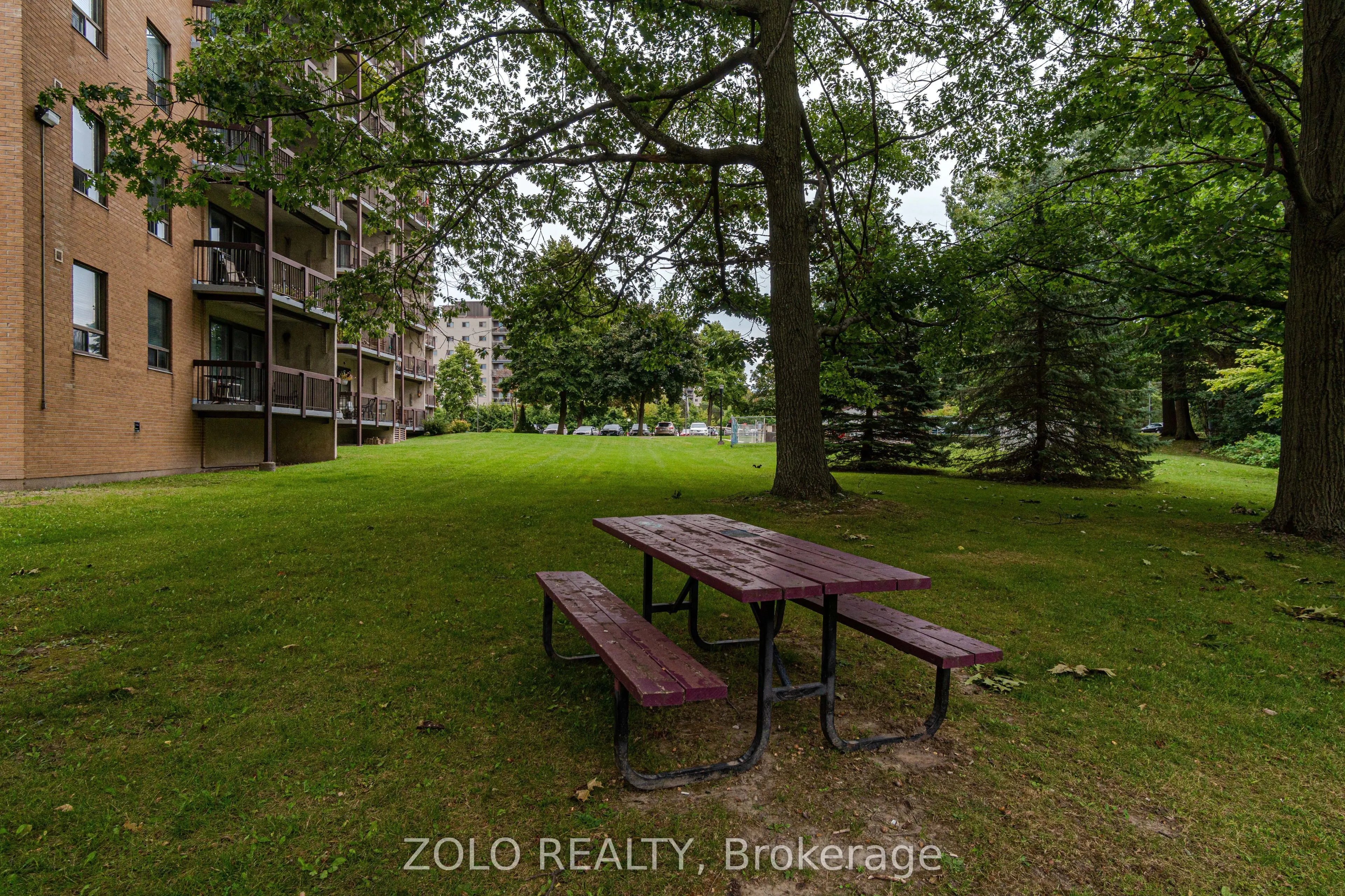 66 Greenview Drive, #909