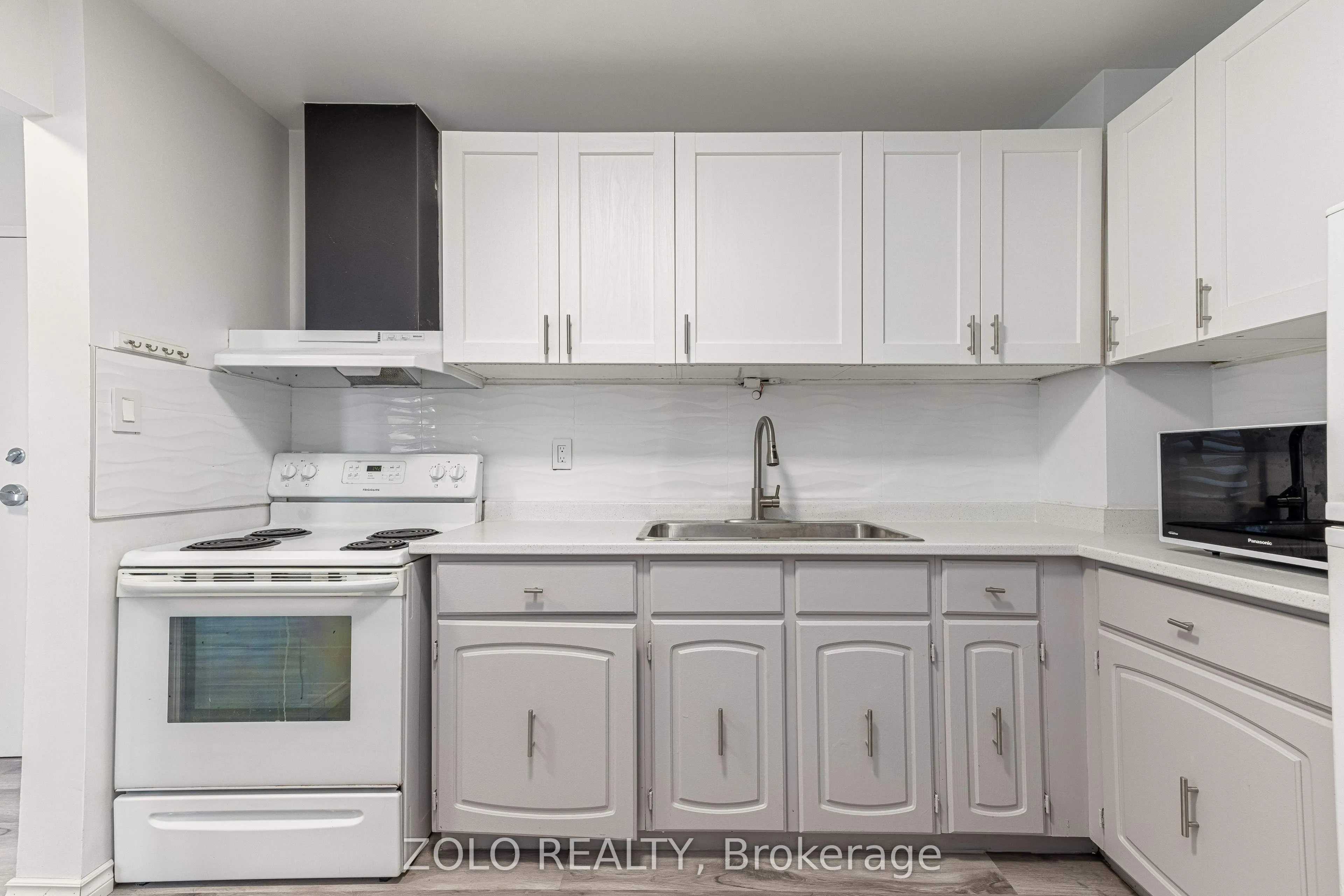66 Greenview Drive, #909