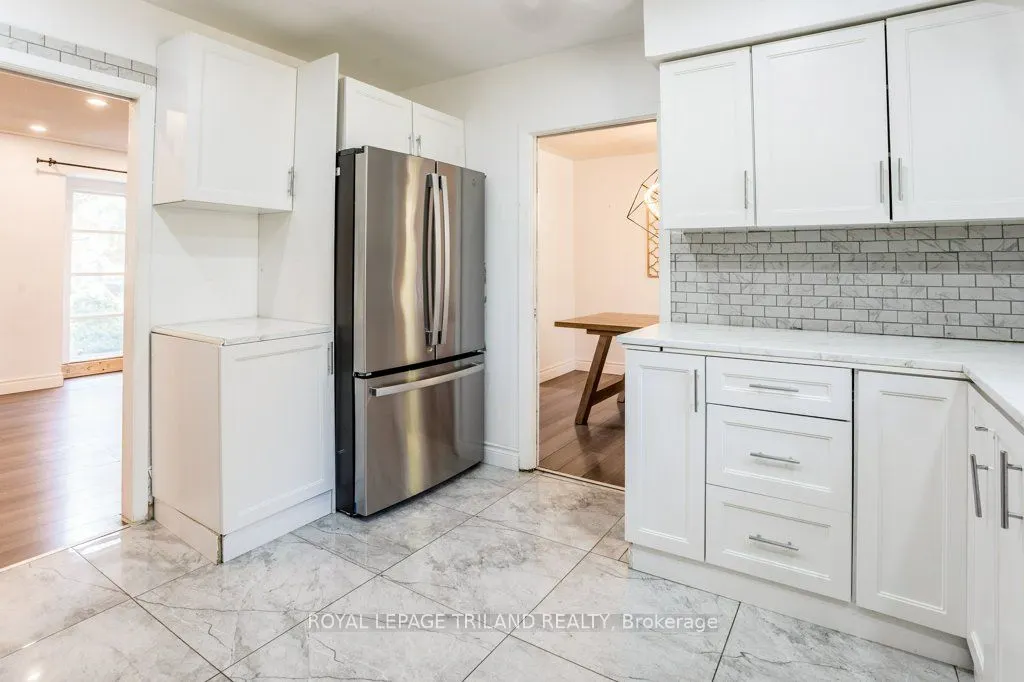 75 Tweed Crescent