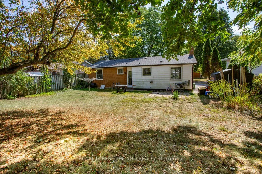 75 Tweed Crescent