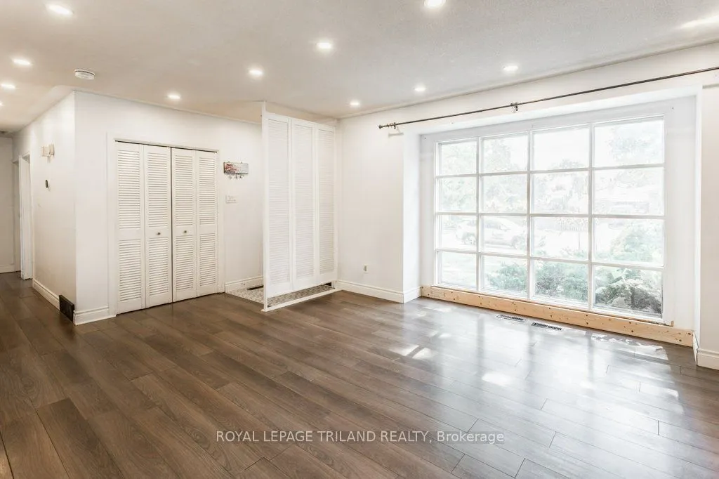 75 Tweed Crescent