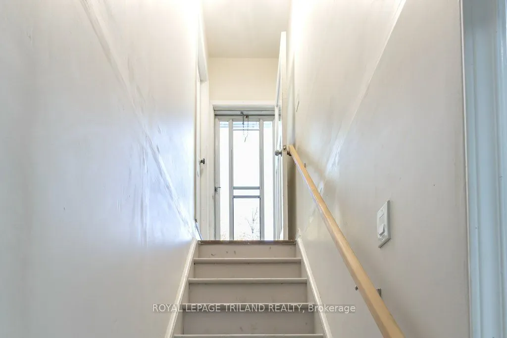75 Tweed Crescent