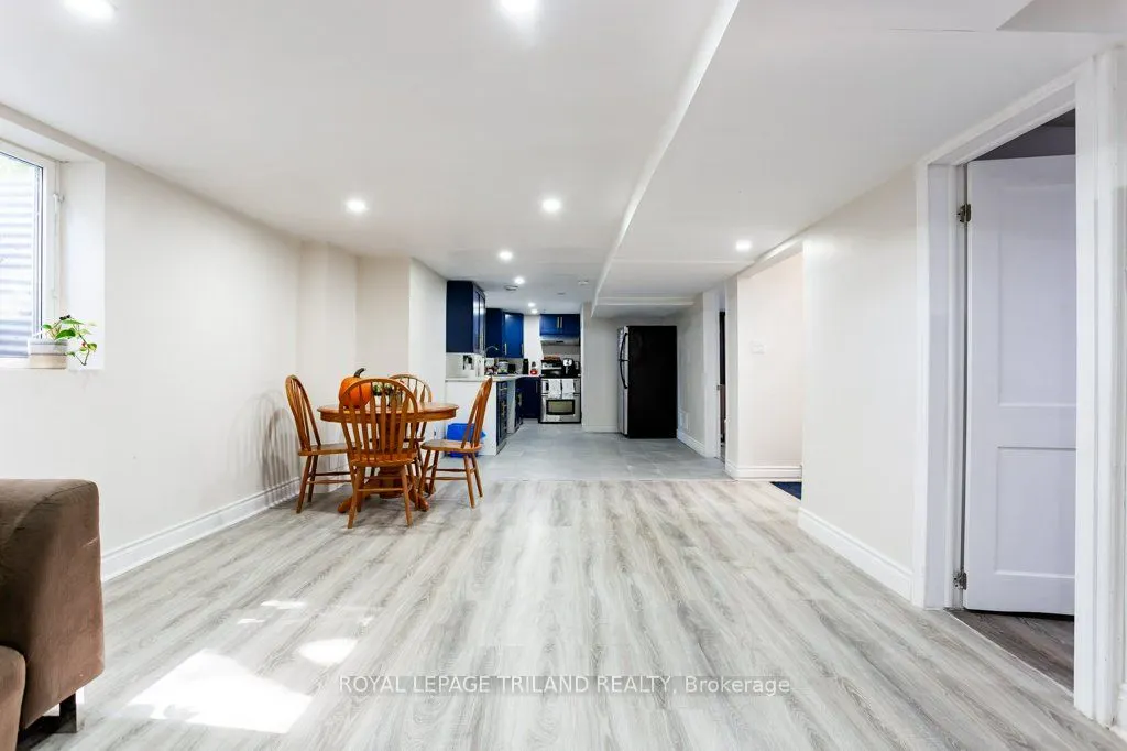75 Tweed Crescent