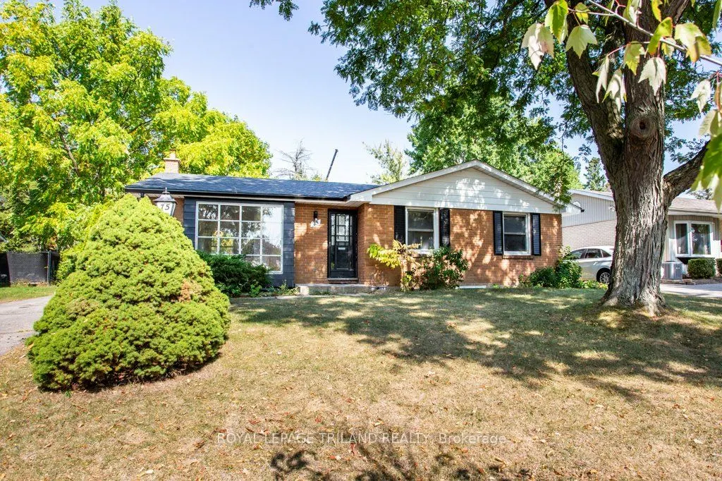 75 Tweed Crescent