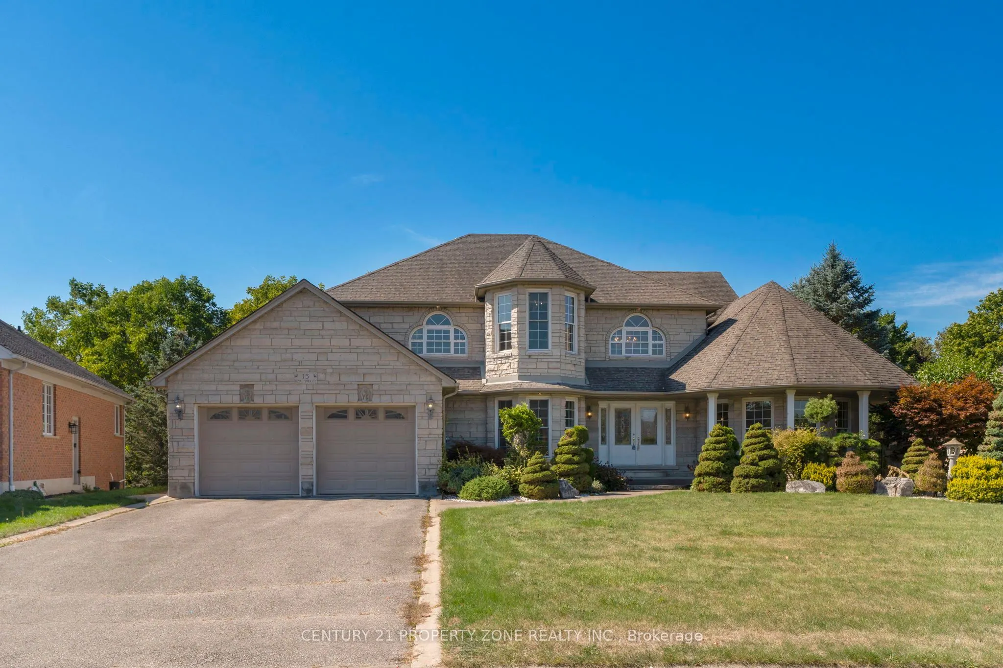 15 Royal York Court