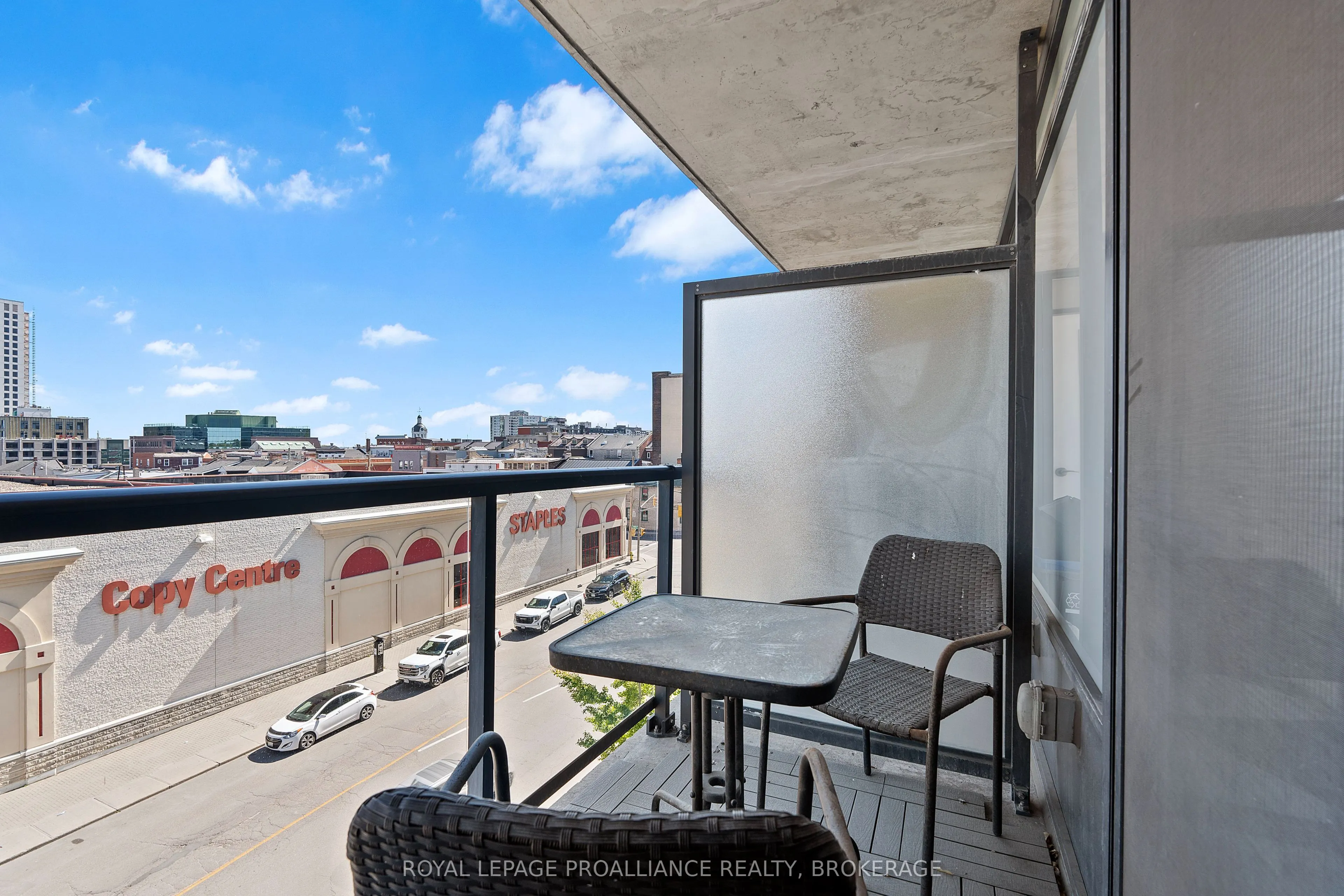 121 Queen Street, #406