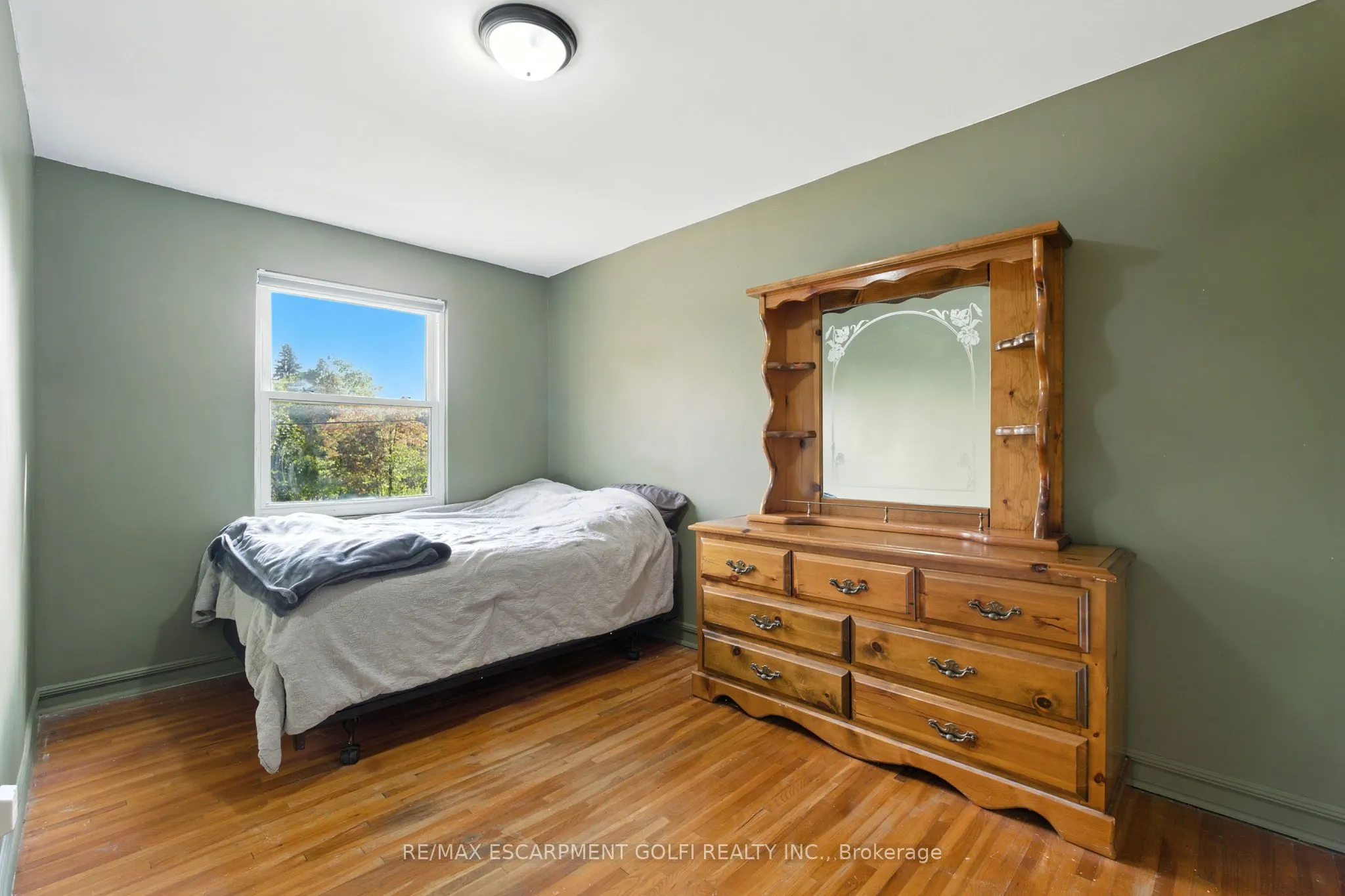 11 Eastvale Place