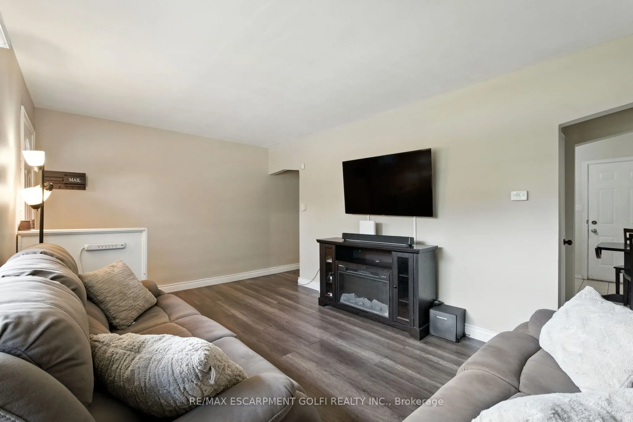 11 Eastvale Place