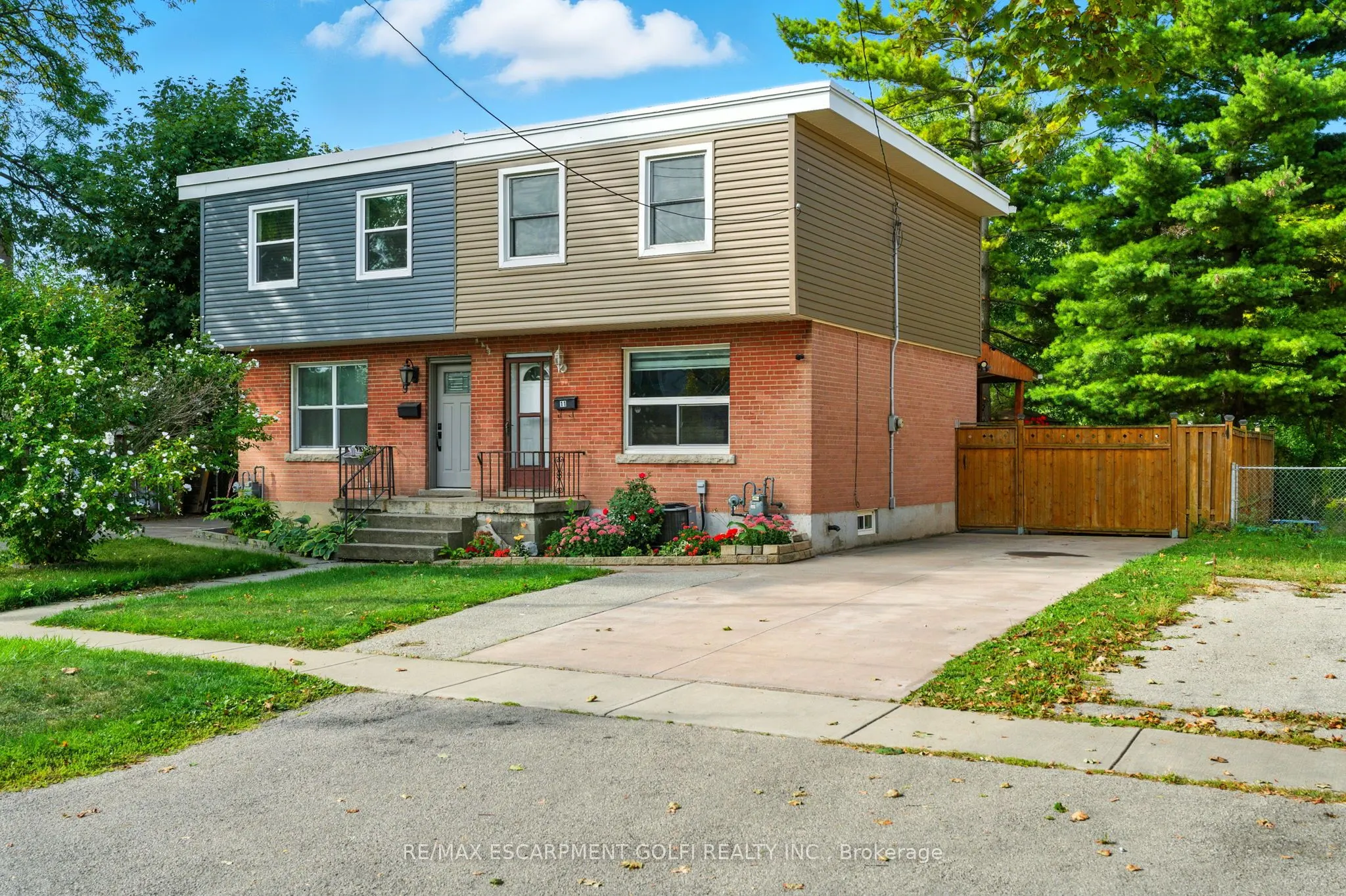 11 Eastvale Place