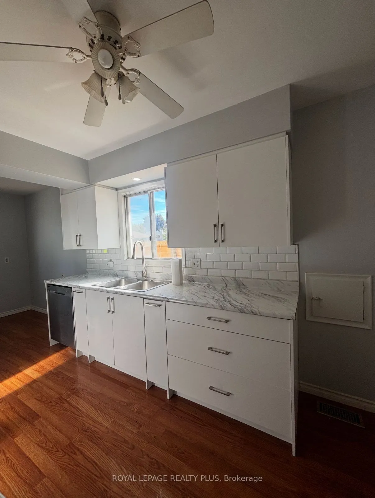 1458 Queen's Boulevard