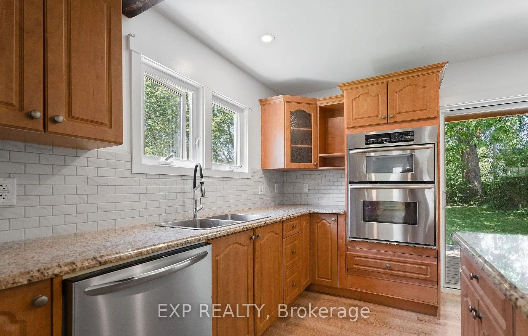 3054 Thunder Bay Road