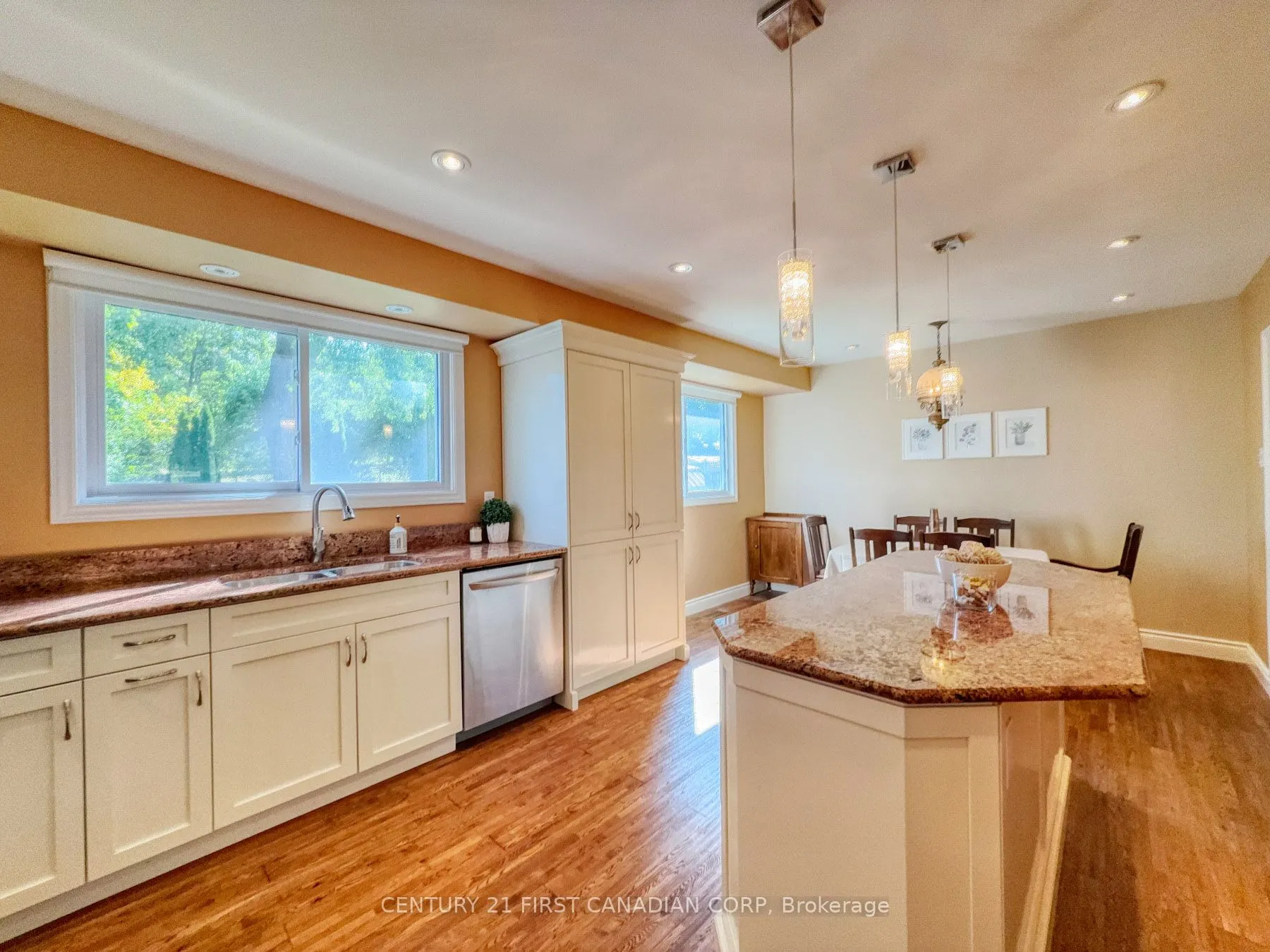 628 Viscount Road