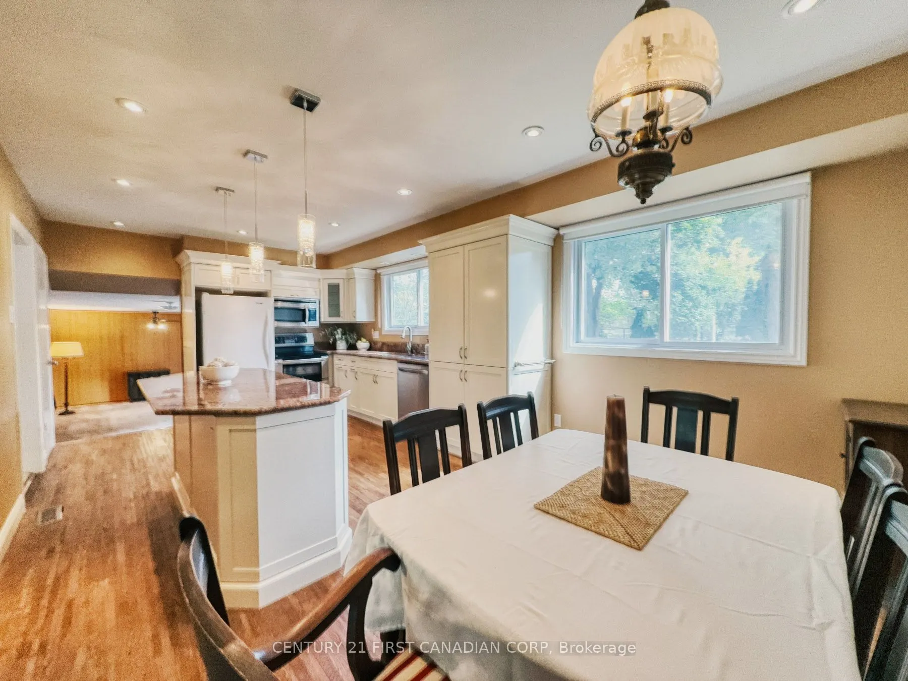 628 Viscount Road