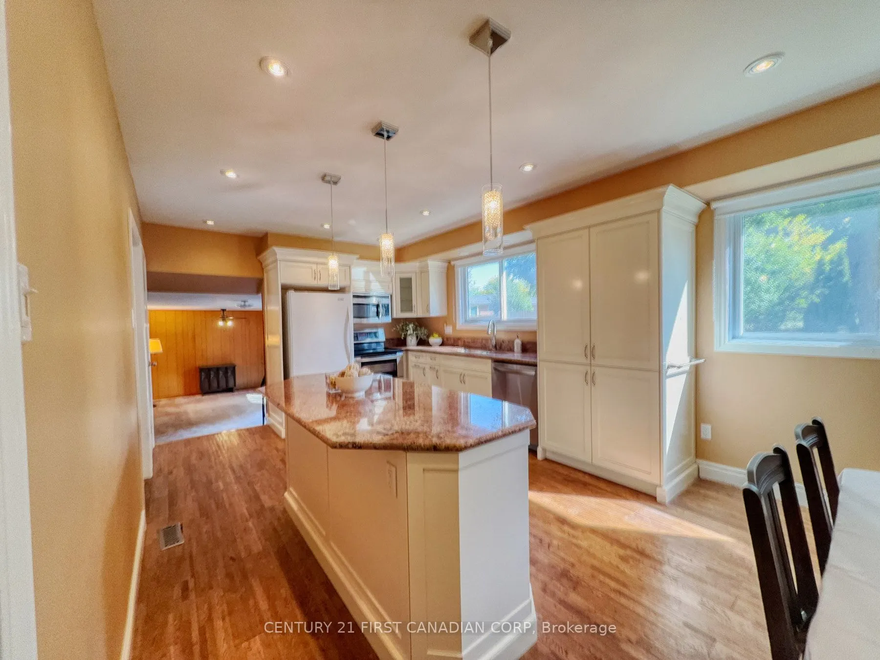 628 Viscount Road