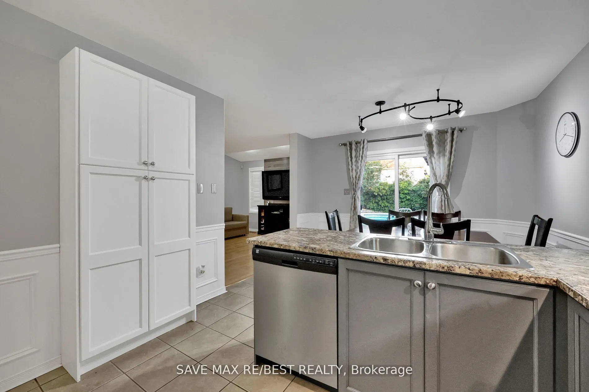 1143 BLACKMAPLE Drive