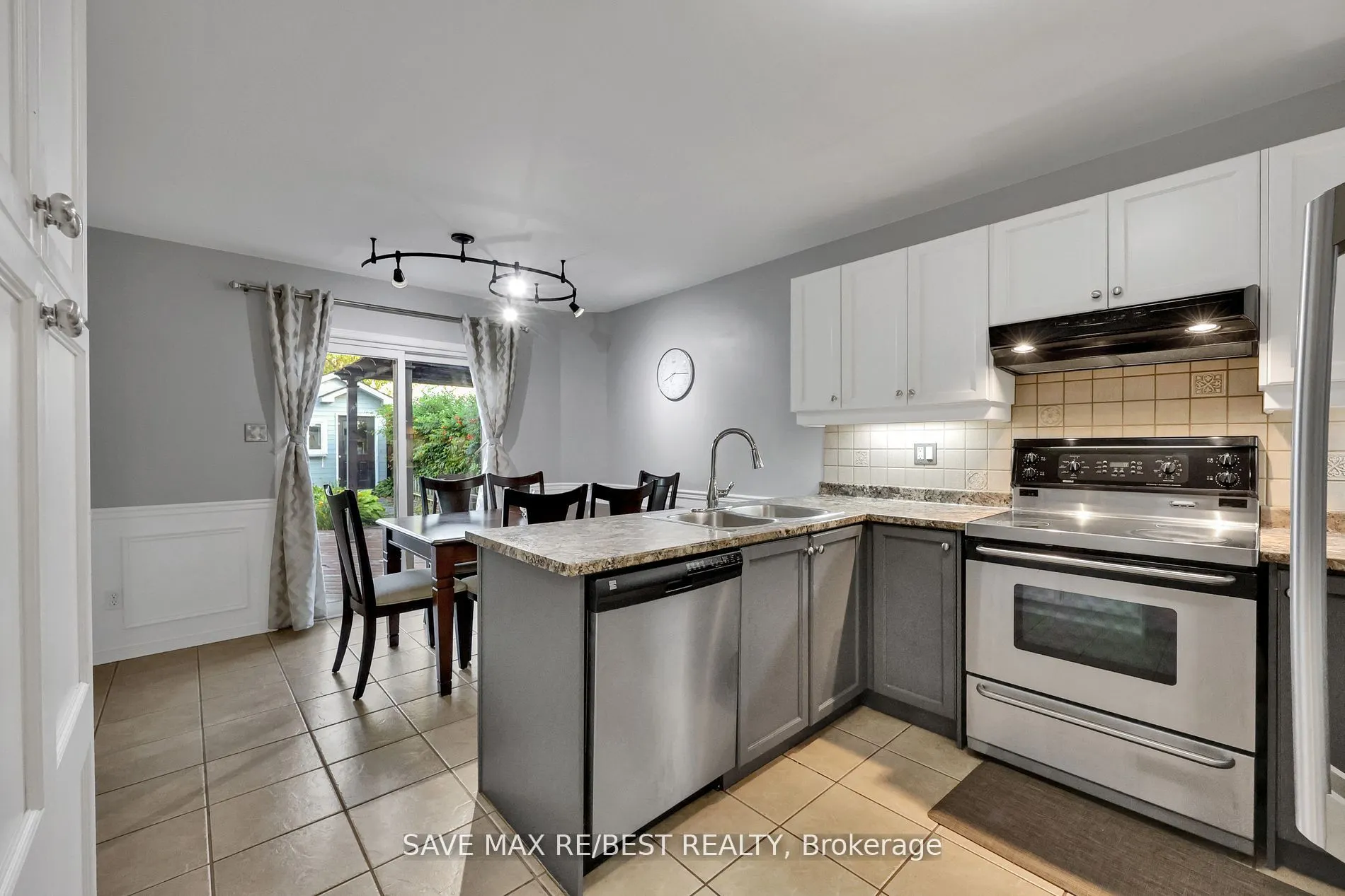 1143 BLACKMAPLE Drive