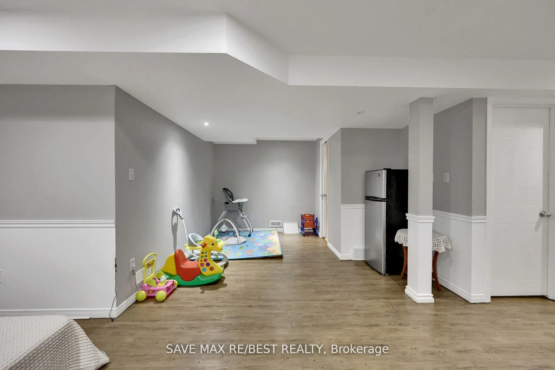 1143 BLACKMAPLE Drive