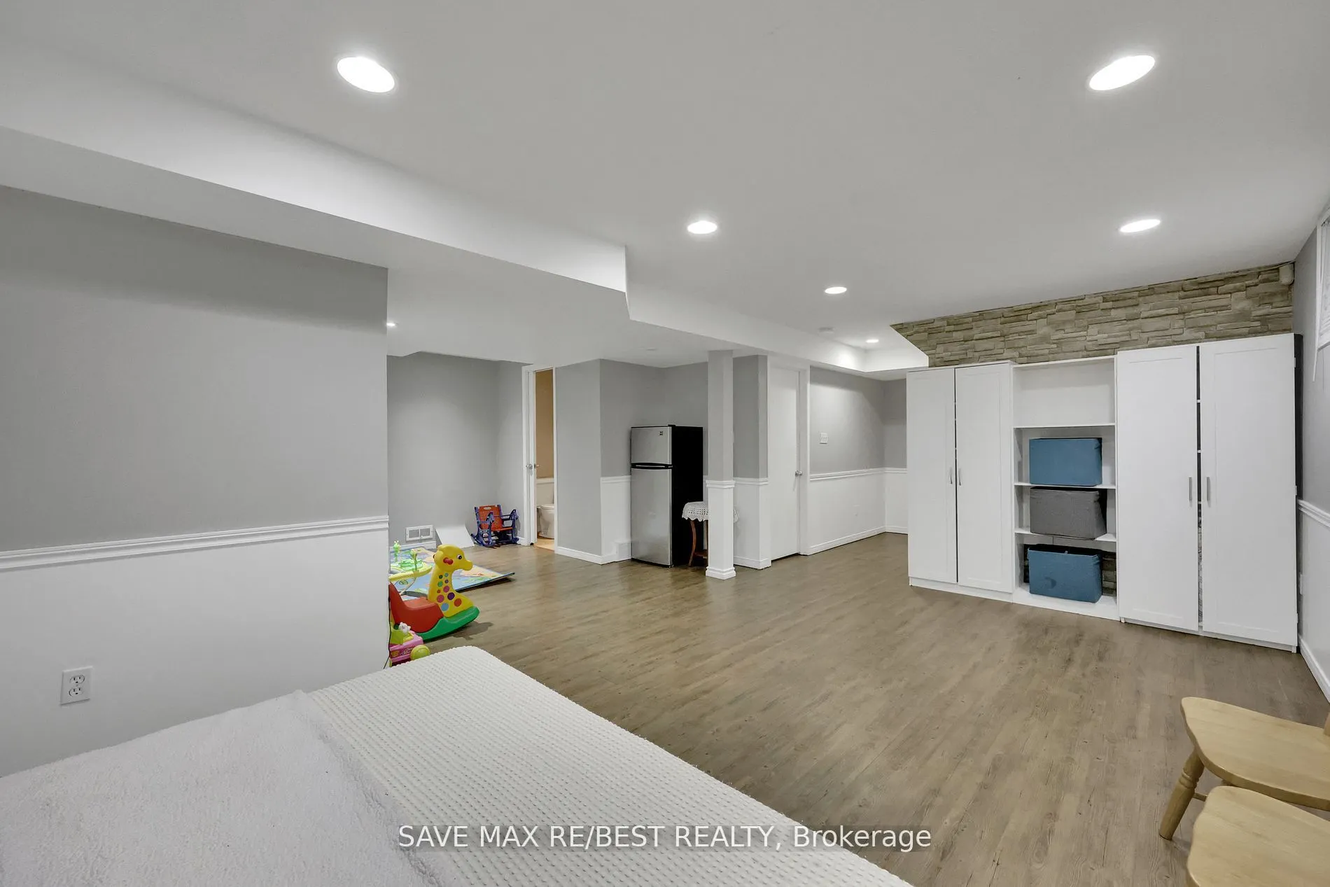 1143 BLACKMAPLE Drive