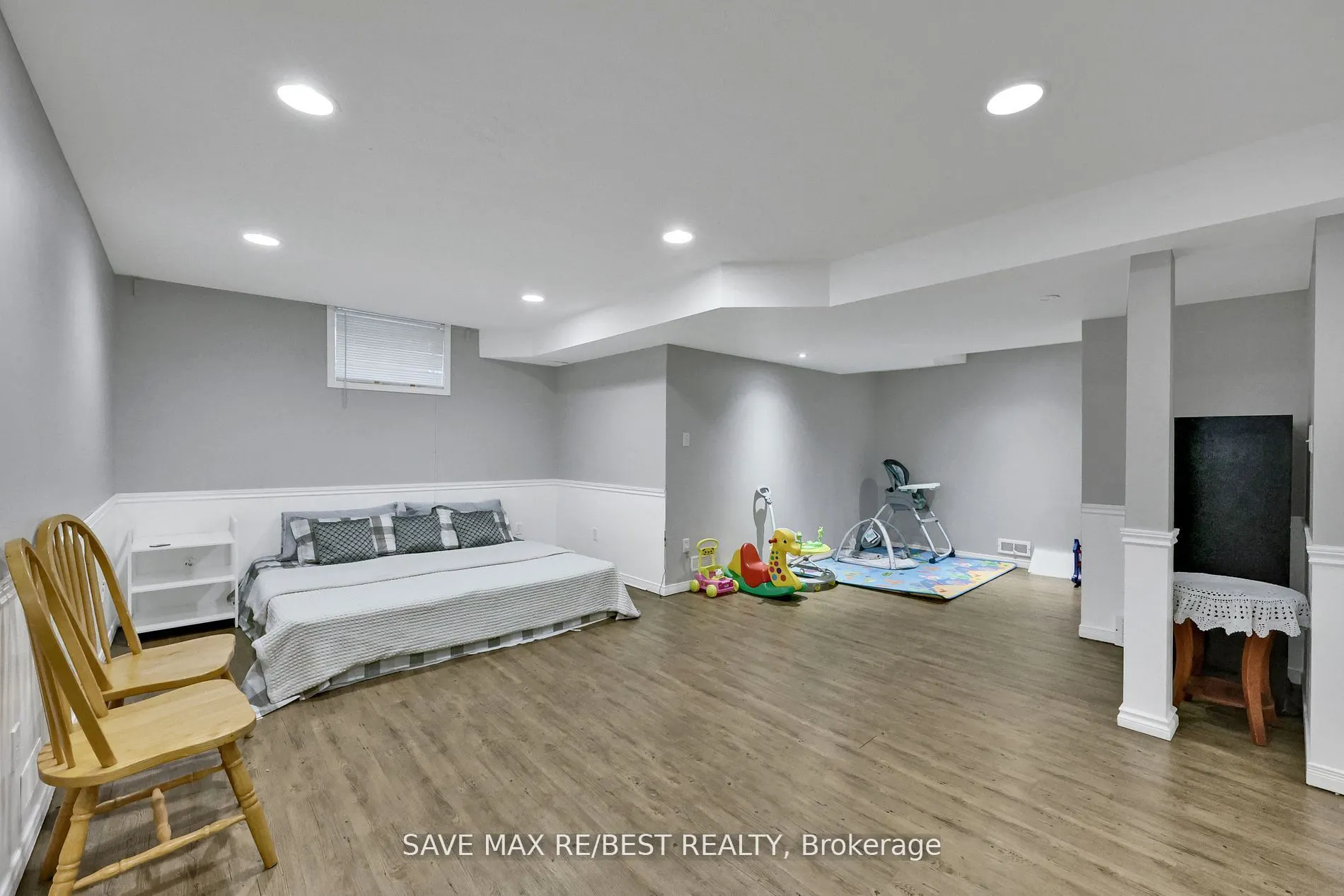 1143 BLACKMAPLE Drive