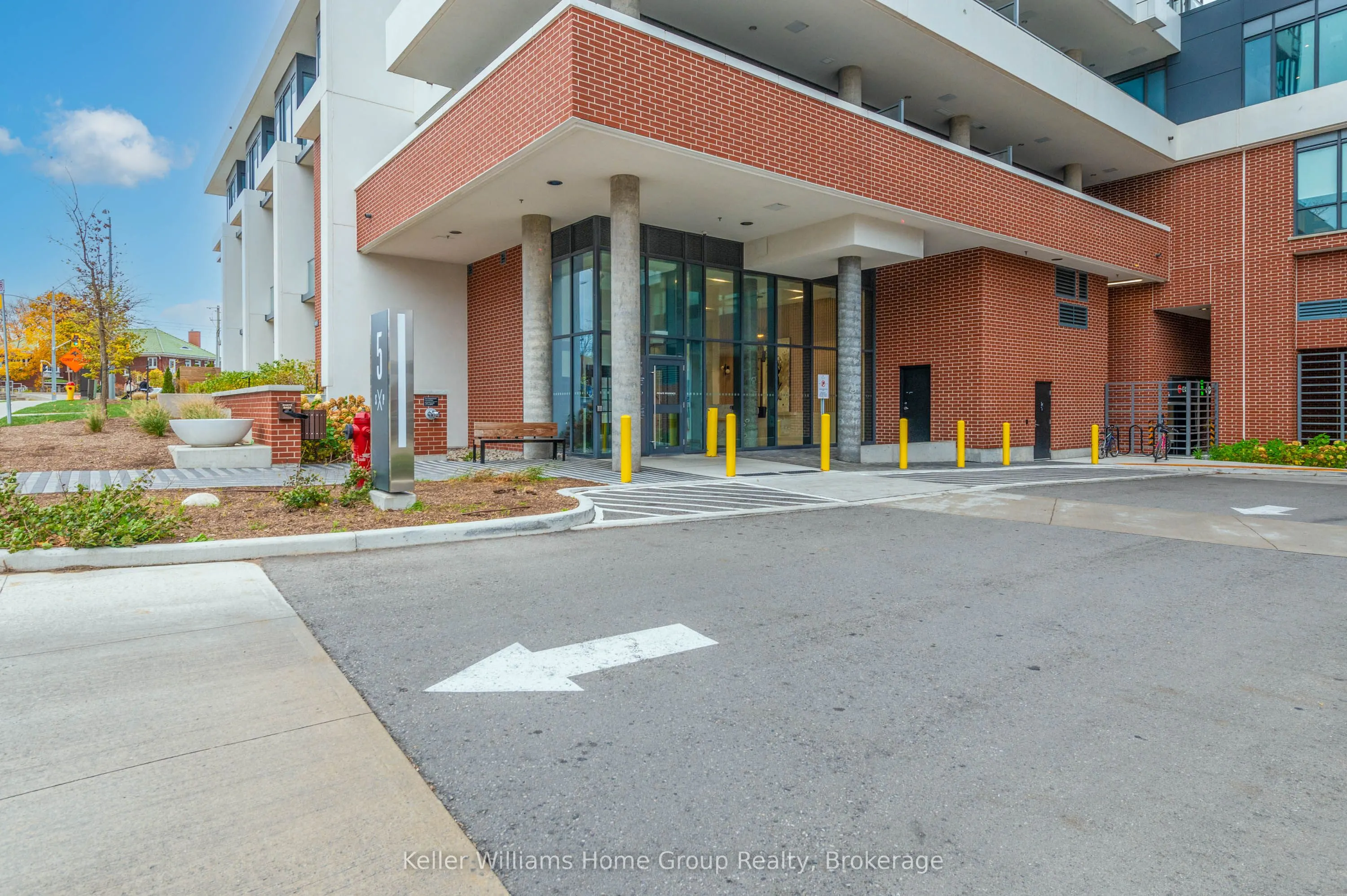 5 Wellington Street S, #208
